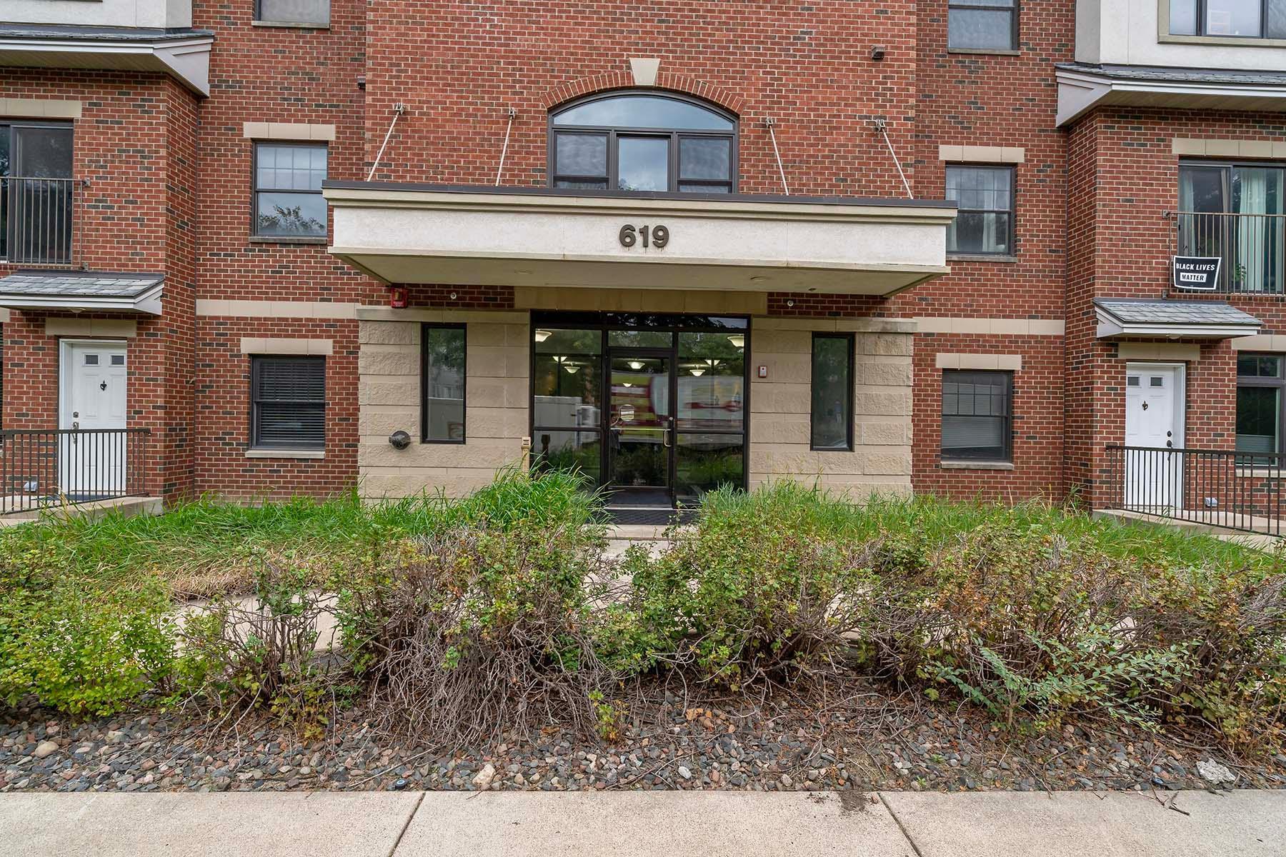 619 8th Street SE Unit: 412