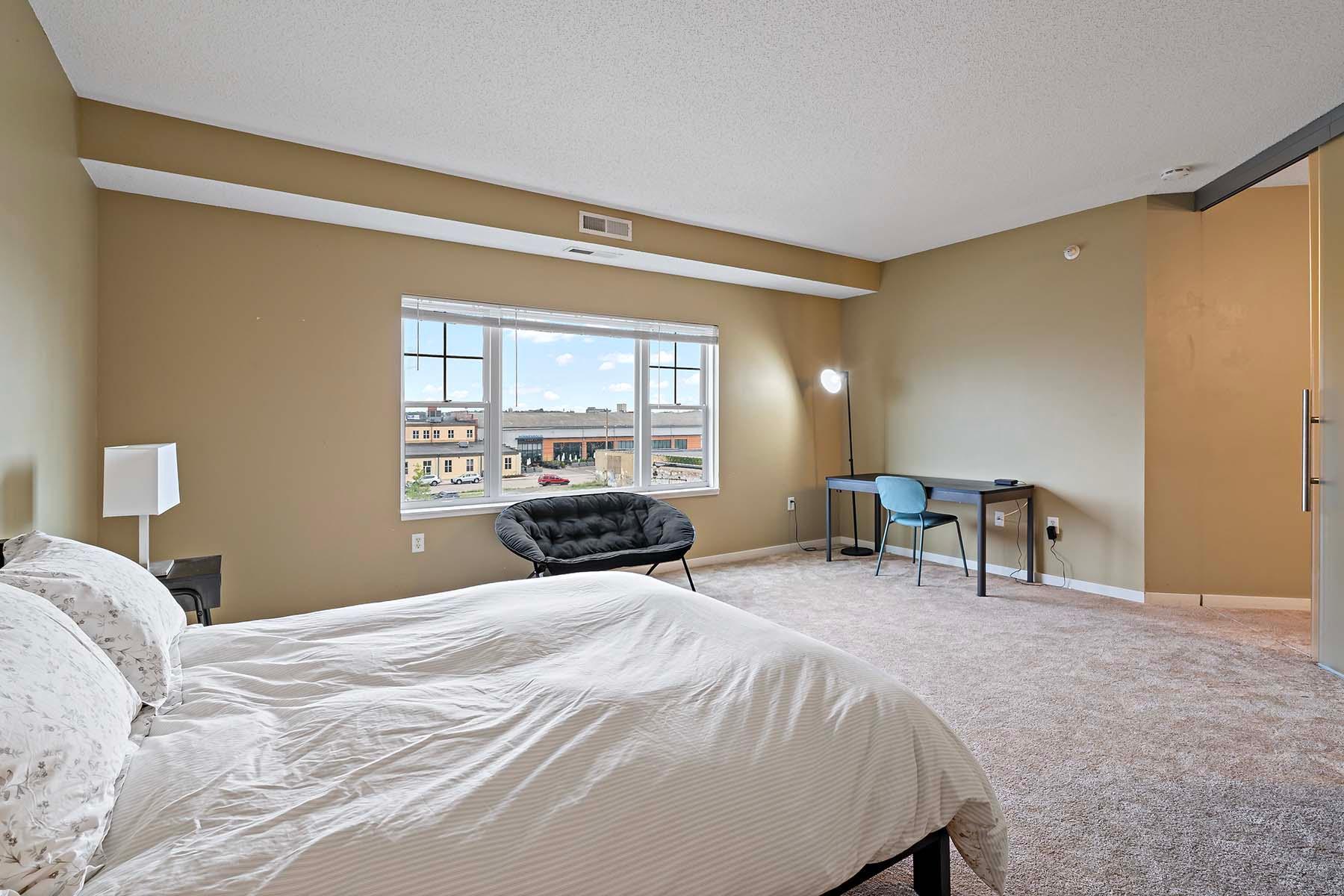 619 8th Street SE Unit: 412