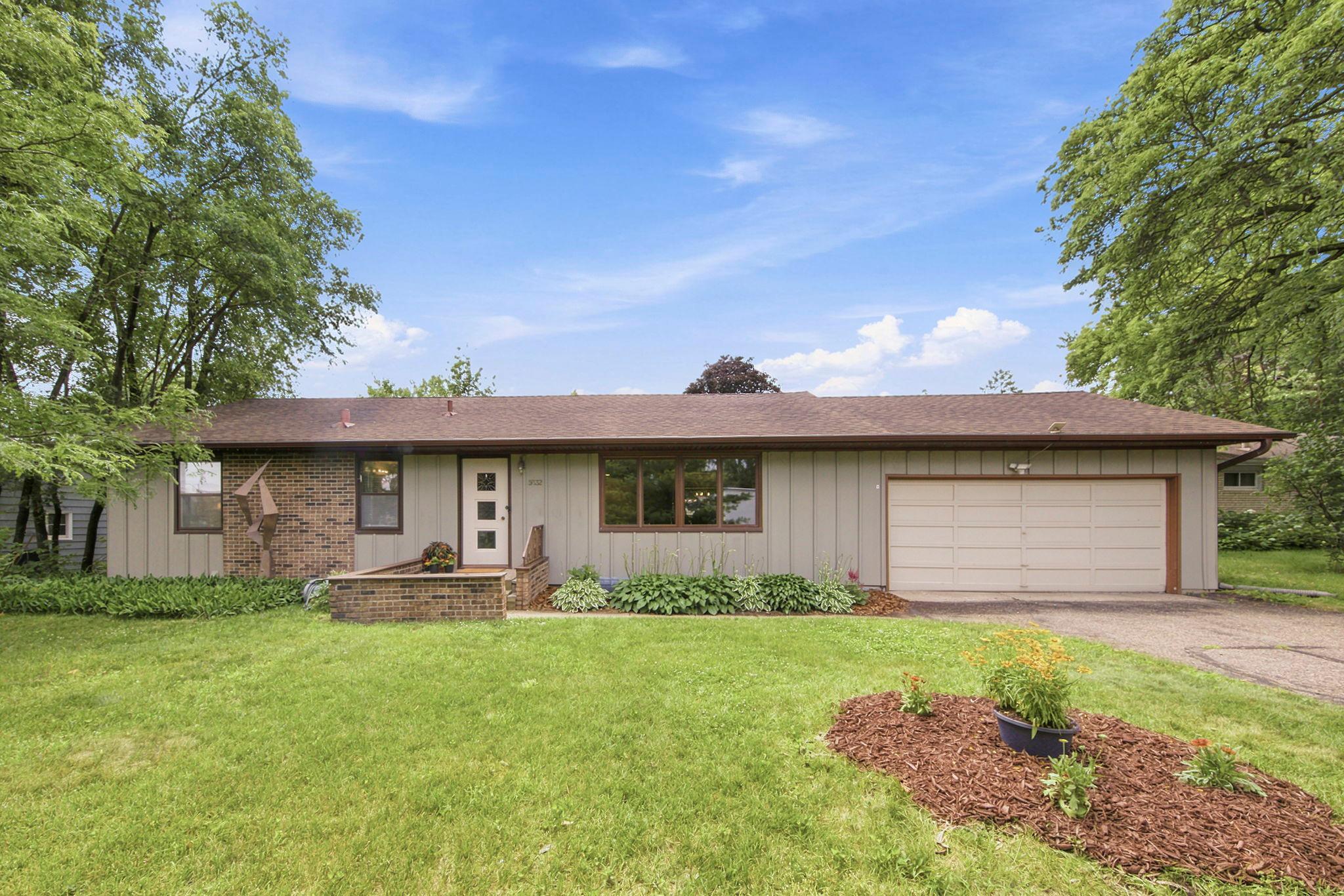 9532 Penn Circle