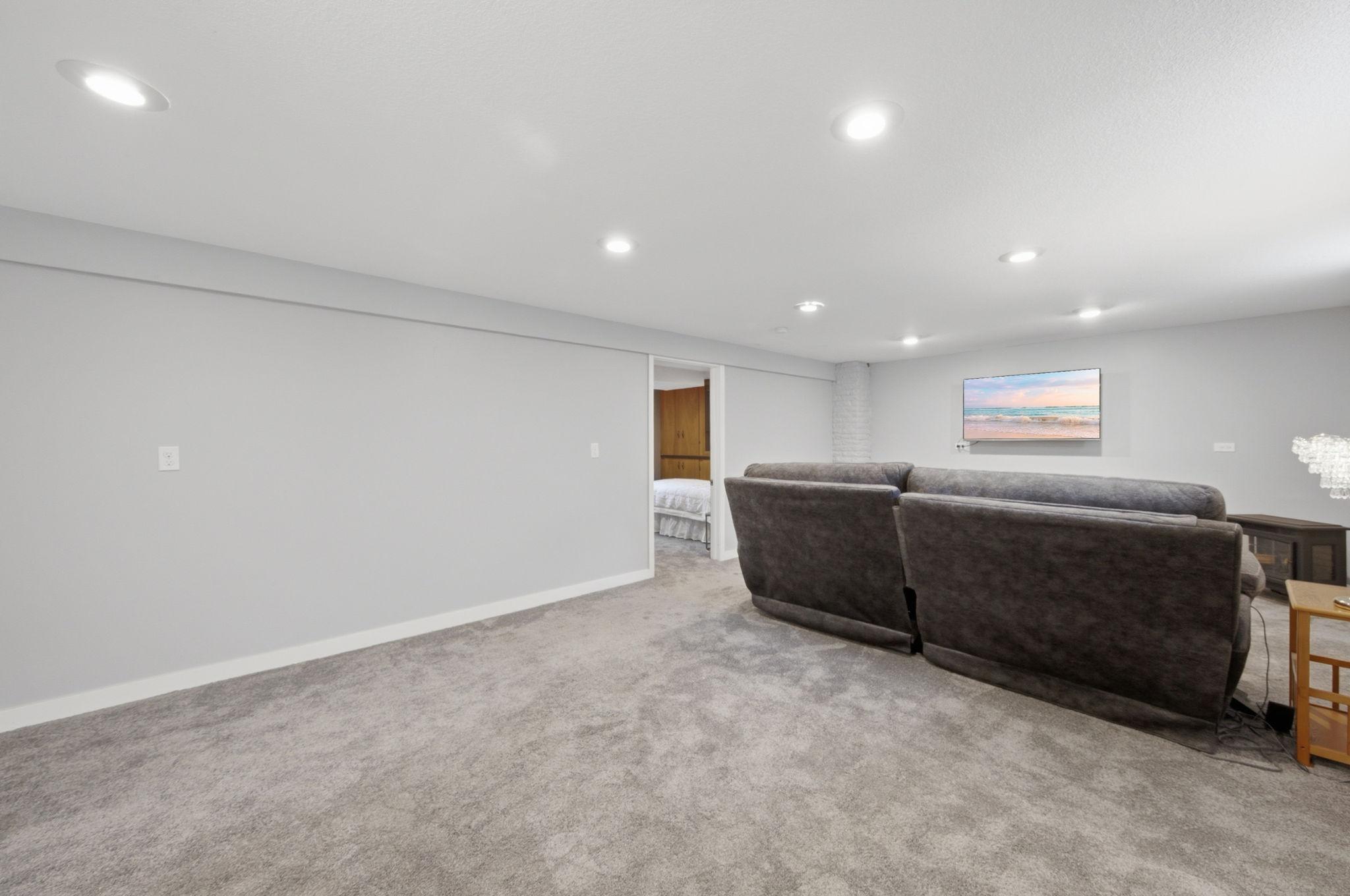 9532 Penn Circle