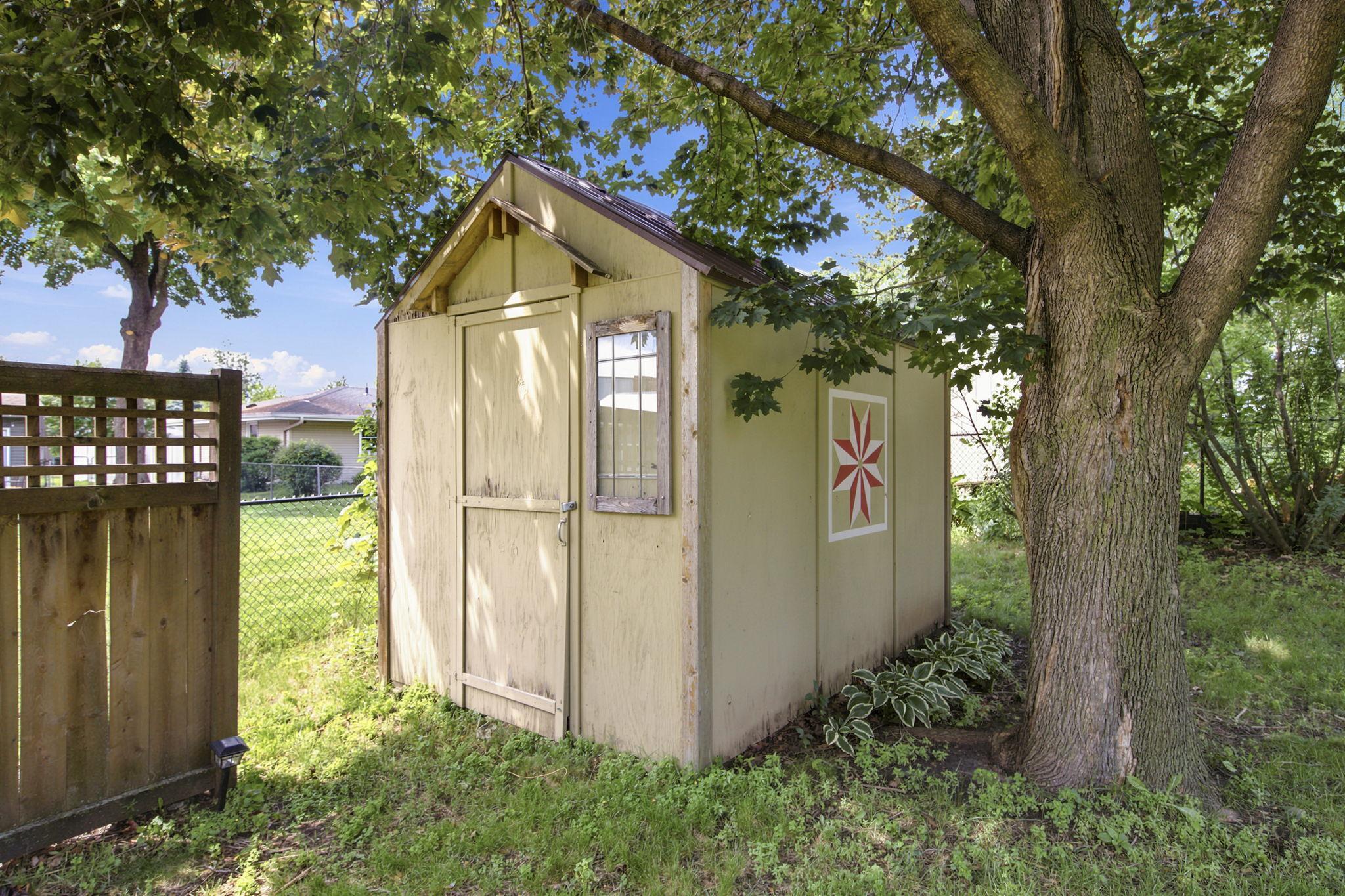 9532 Penn Circle