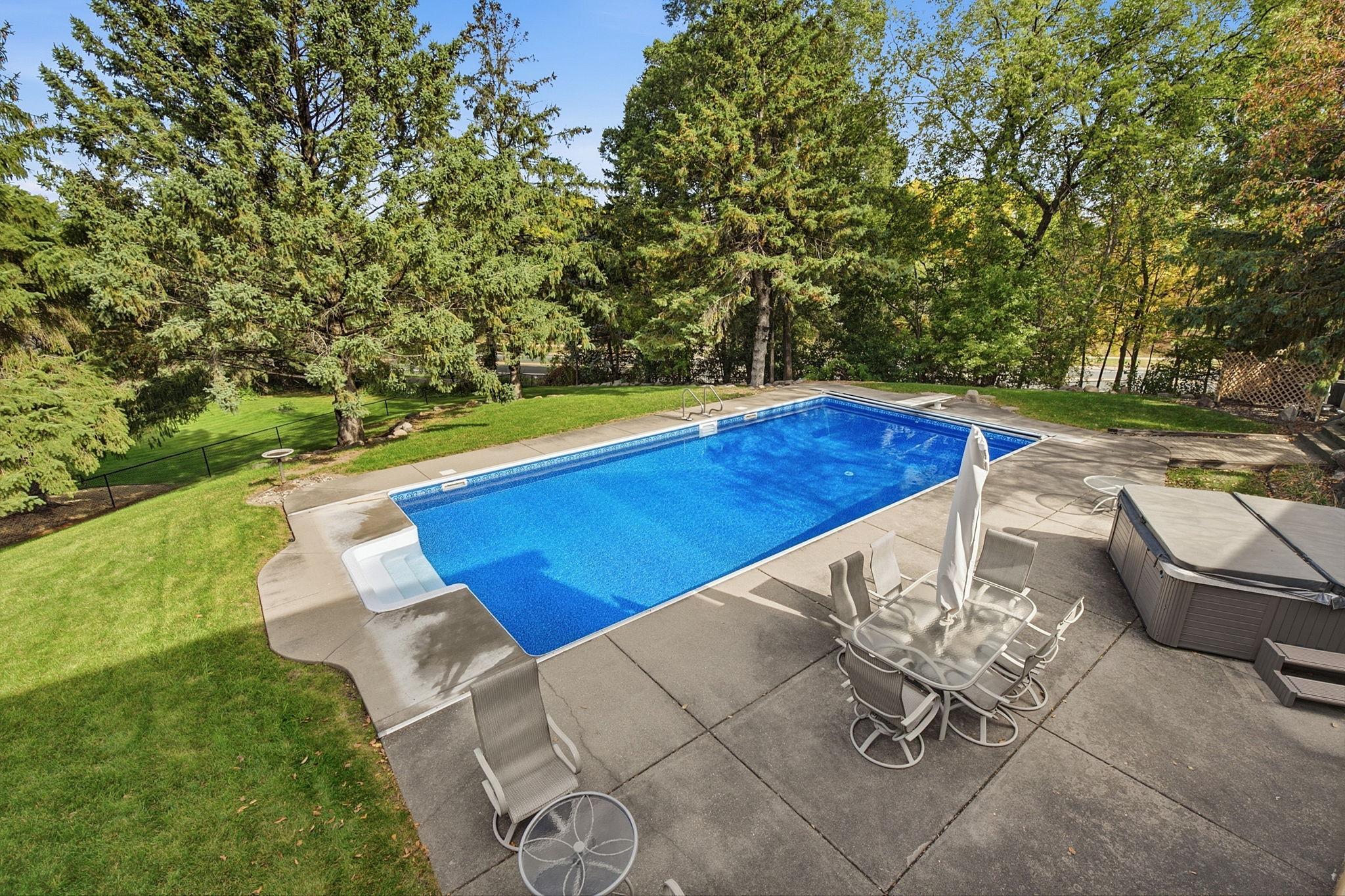 1533 Wexford Court