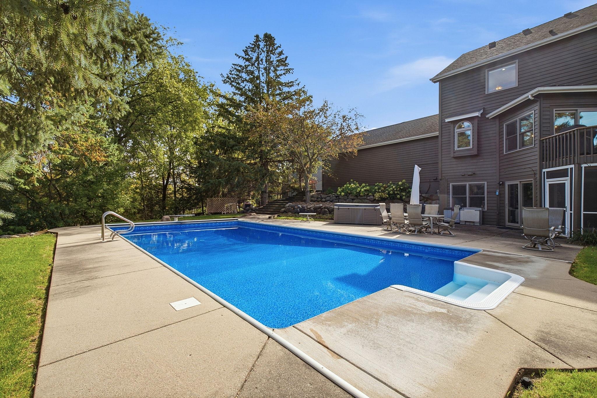 1533 Wexford Court