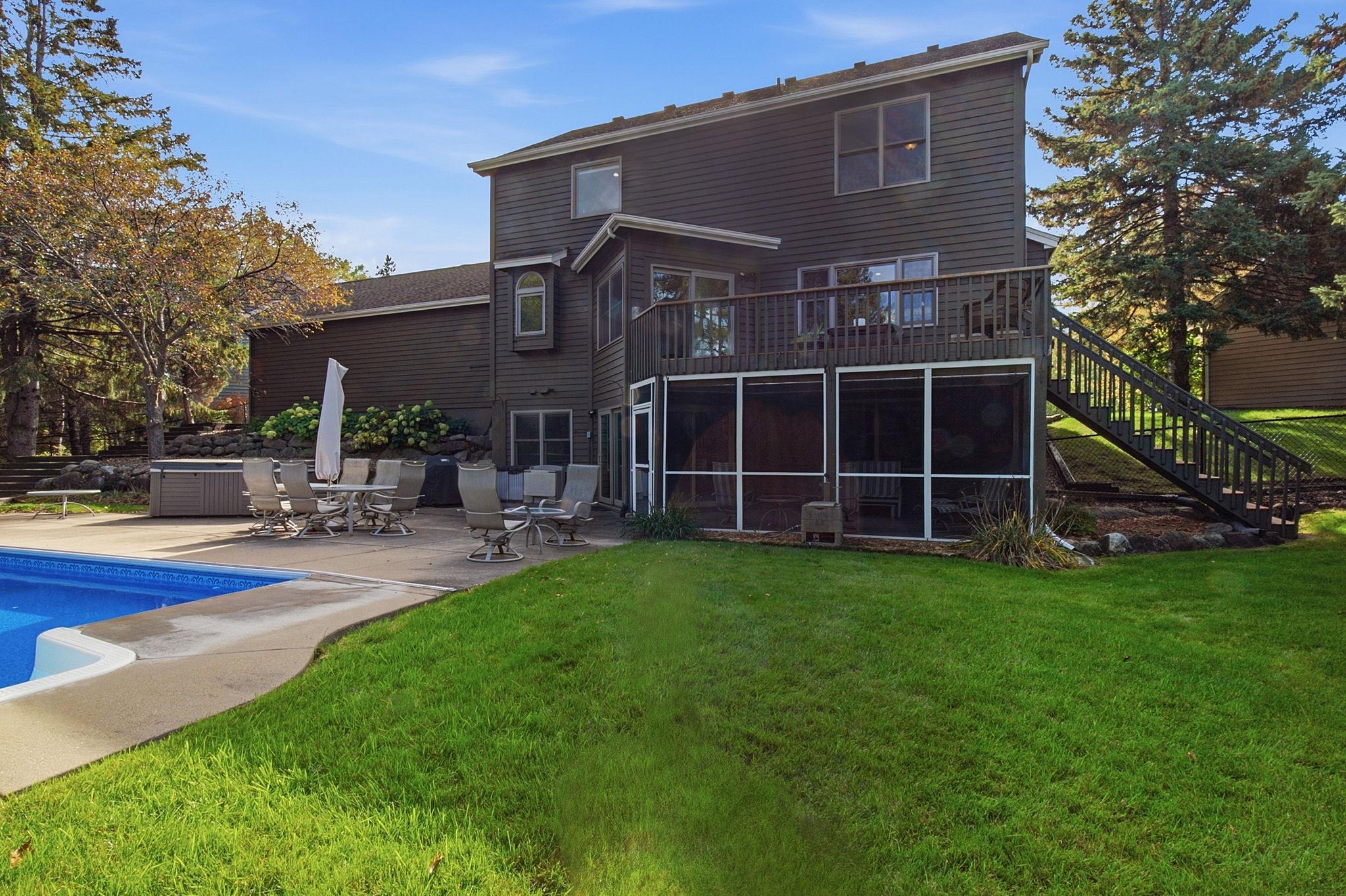 1533 Wexford Court