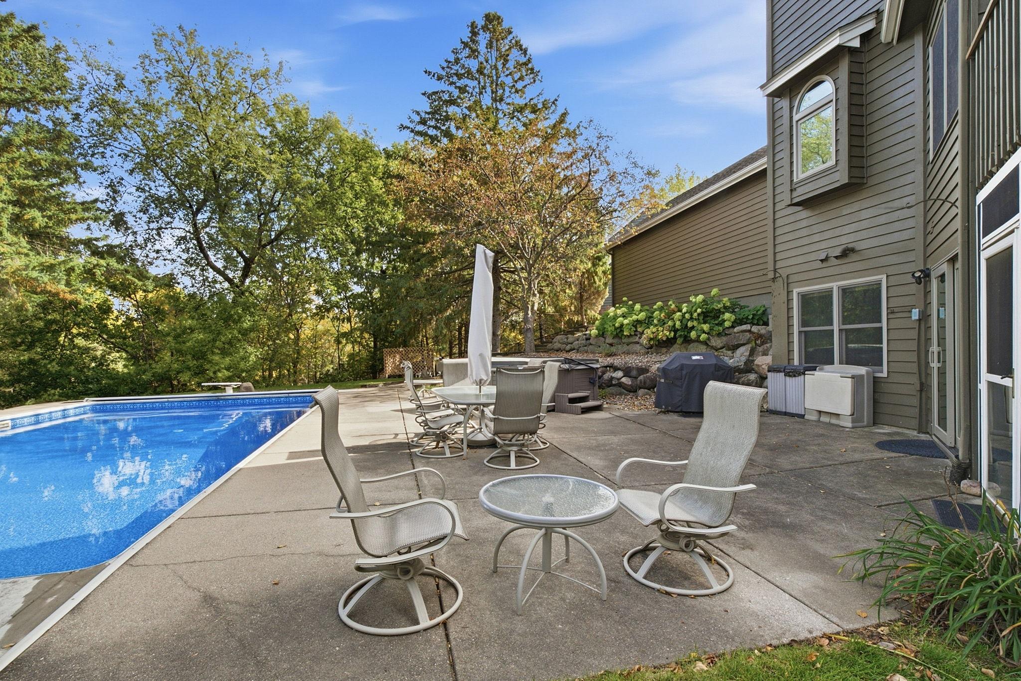 1533 Wexford Court