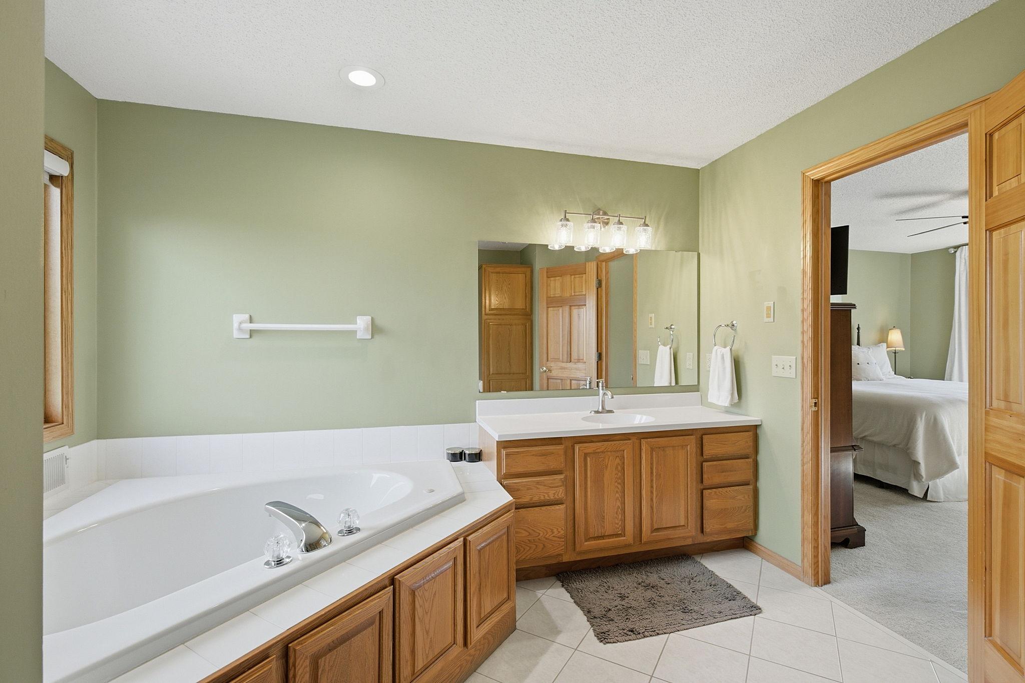 1533 Wexford Court