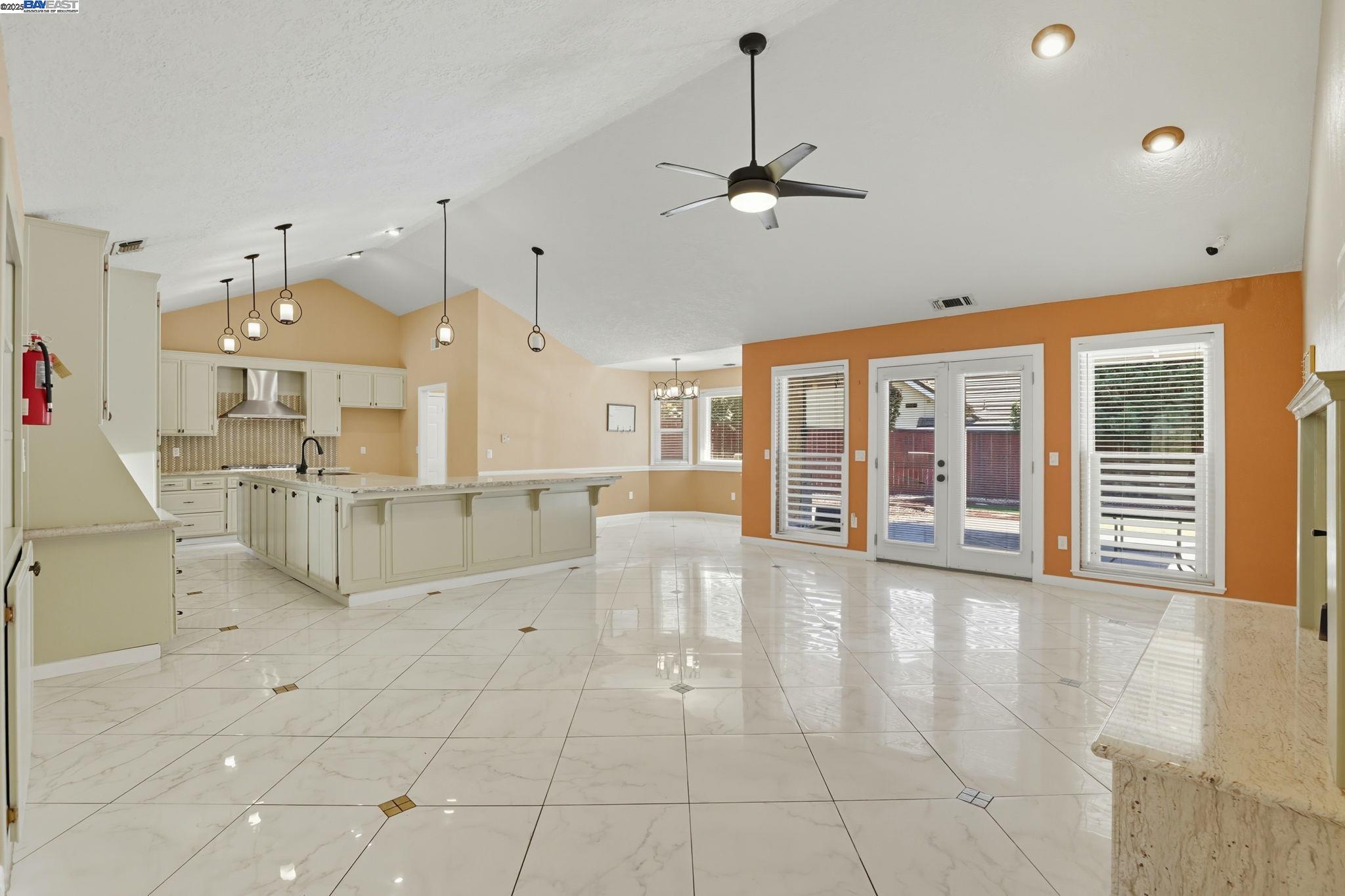 4470 Rolling Oaks Dr