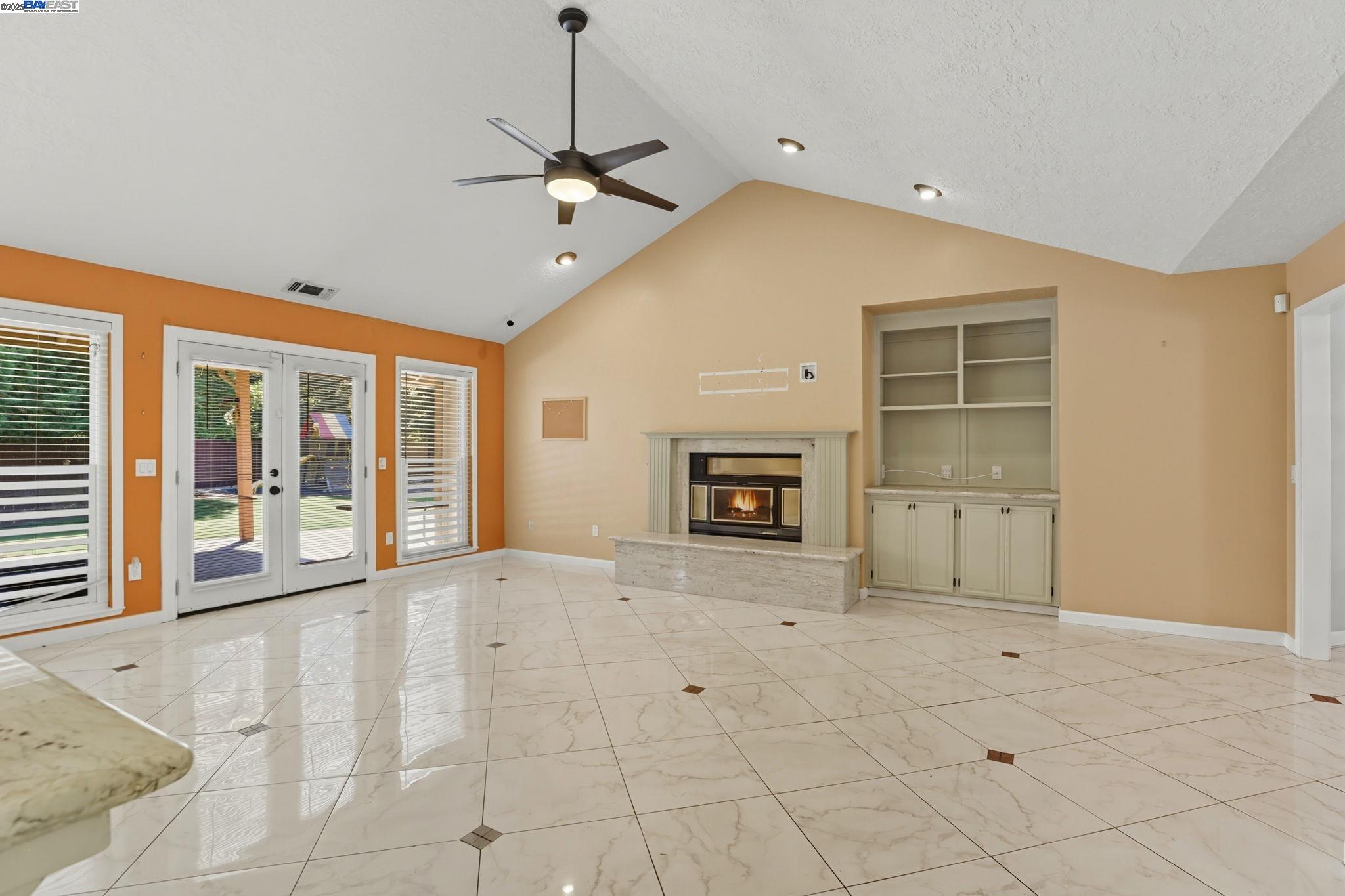 4470 Rolling Oaks Dr