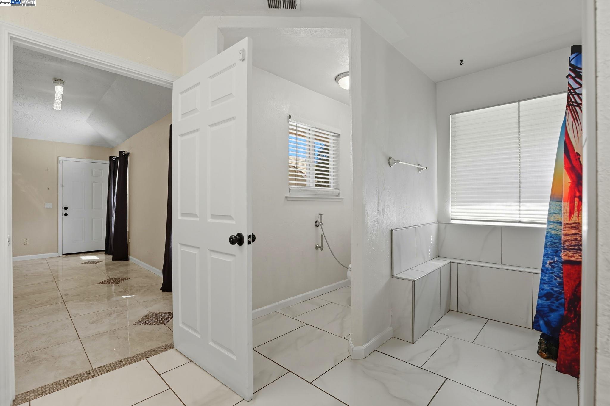 4470 Rolling Oaks Dr