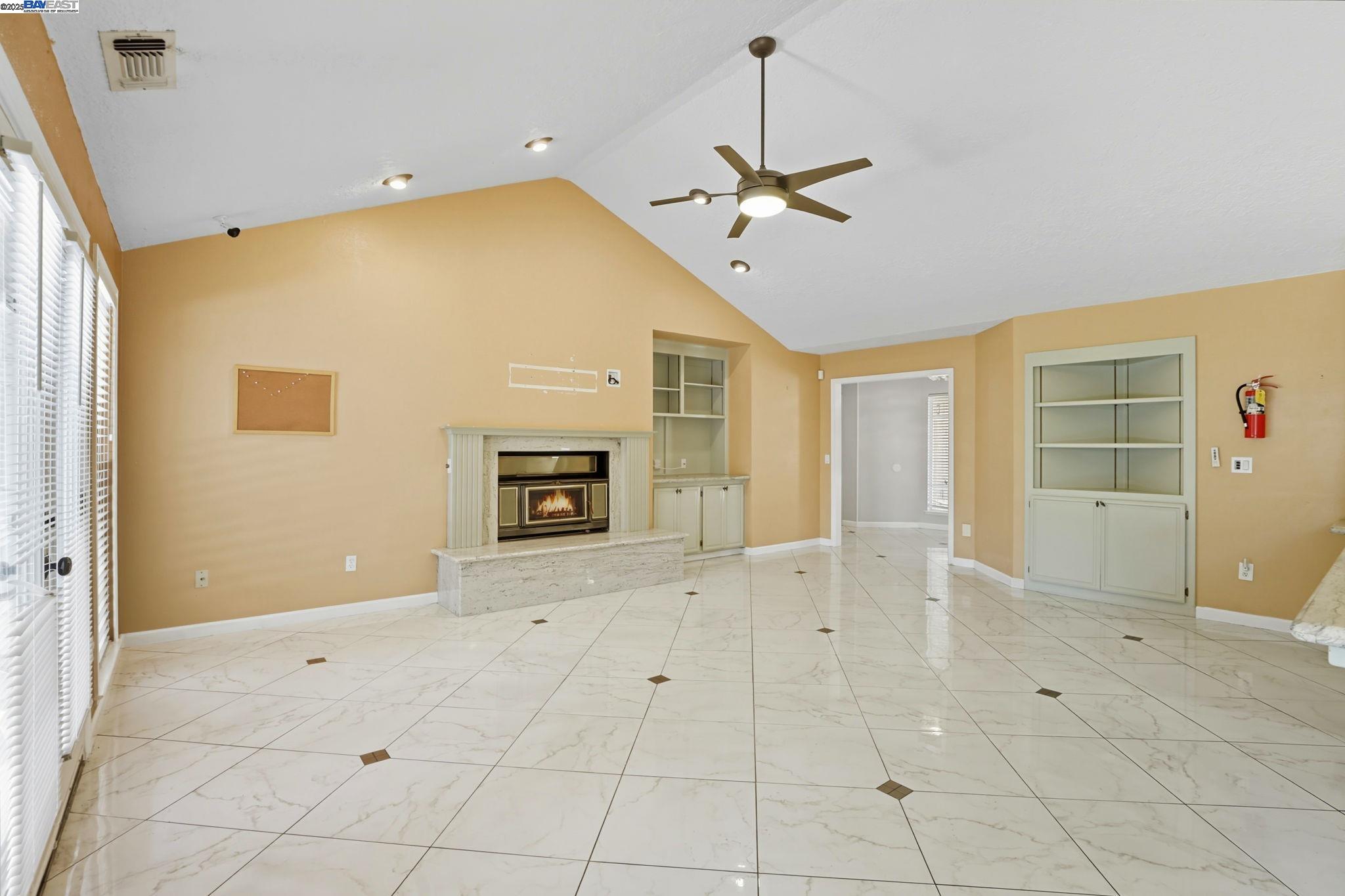 4470 Rolling Oaks Dr