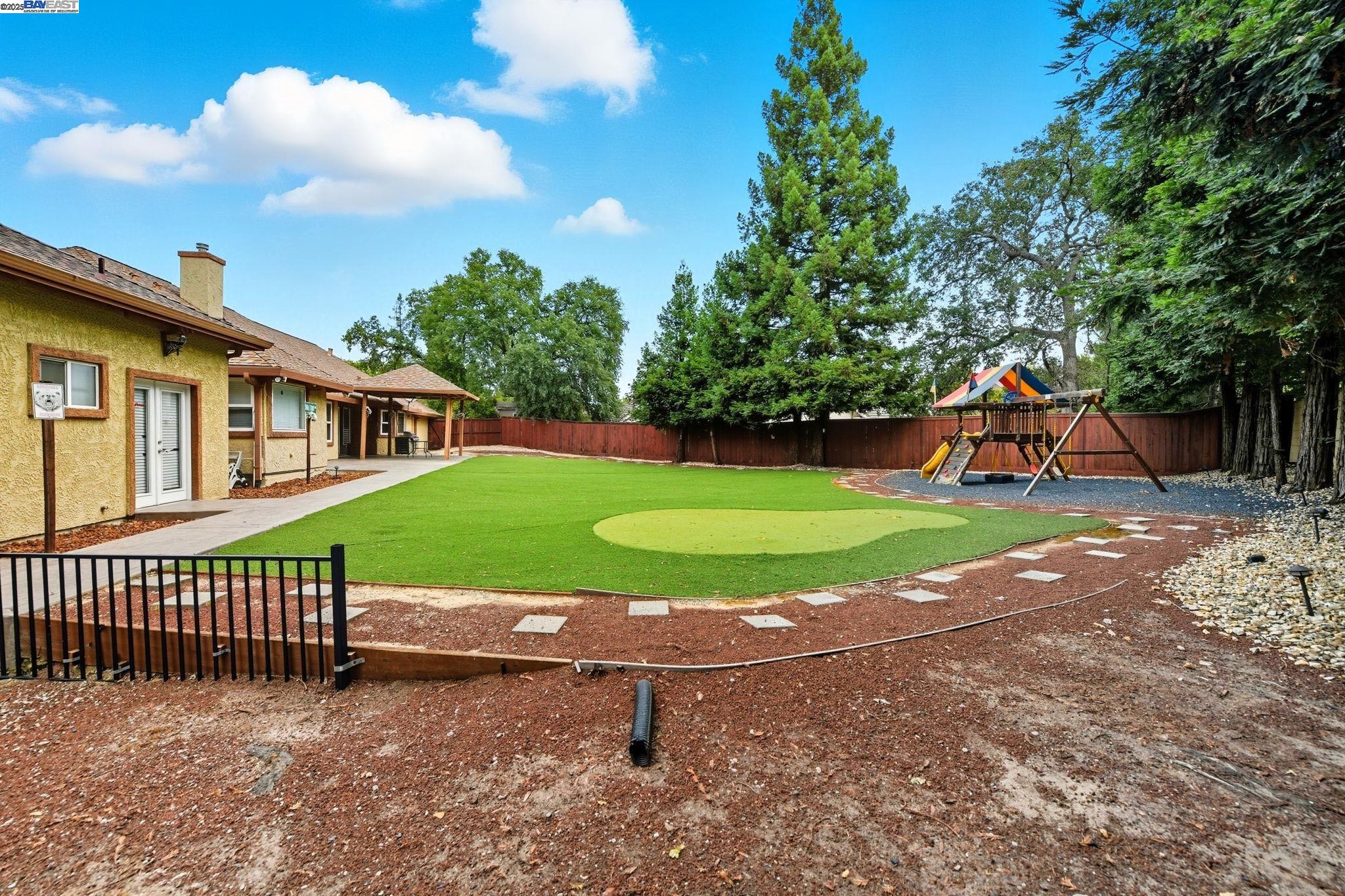 4470 Rolling Oaks Dr