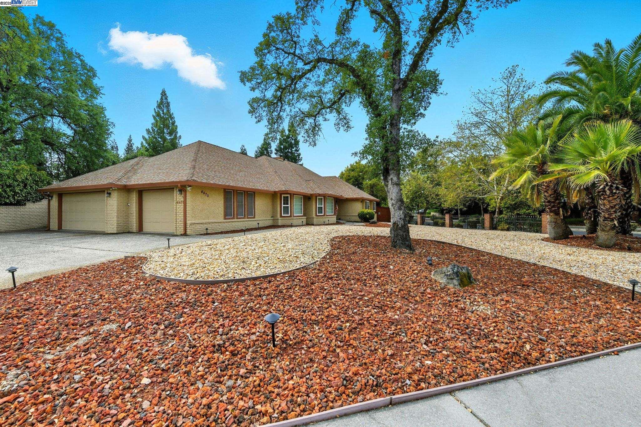 4470 Rolling Oaks Dr