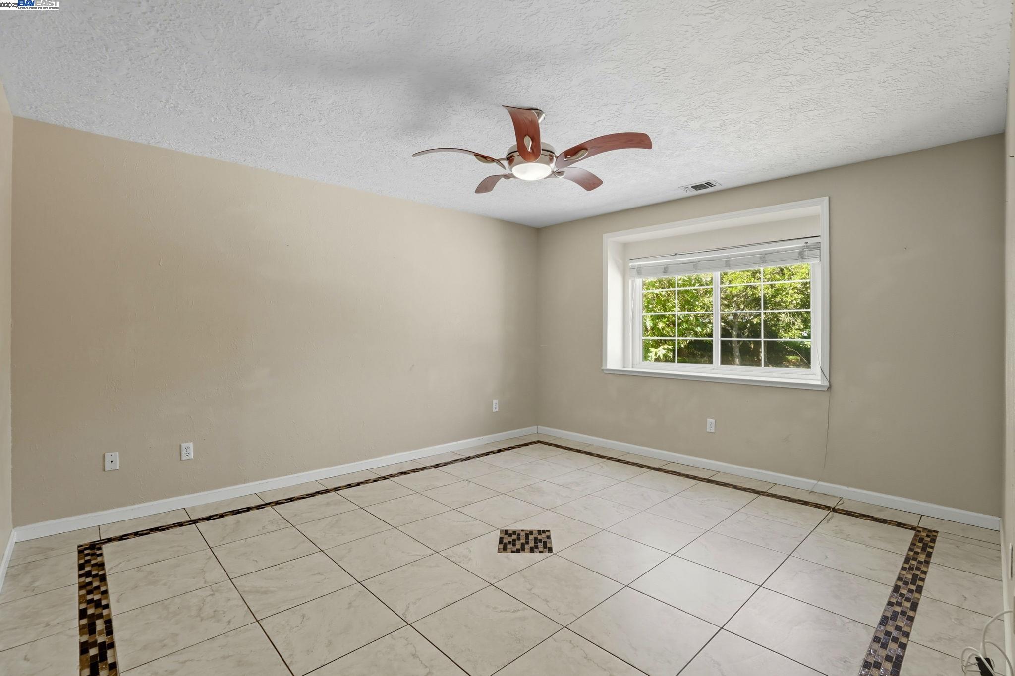 4470 Rolling Oaks Dr