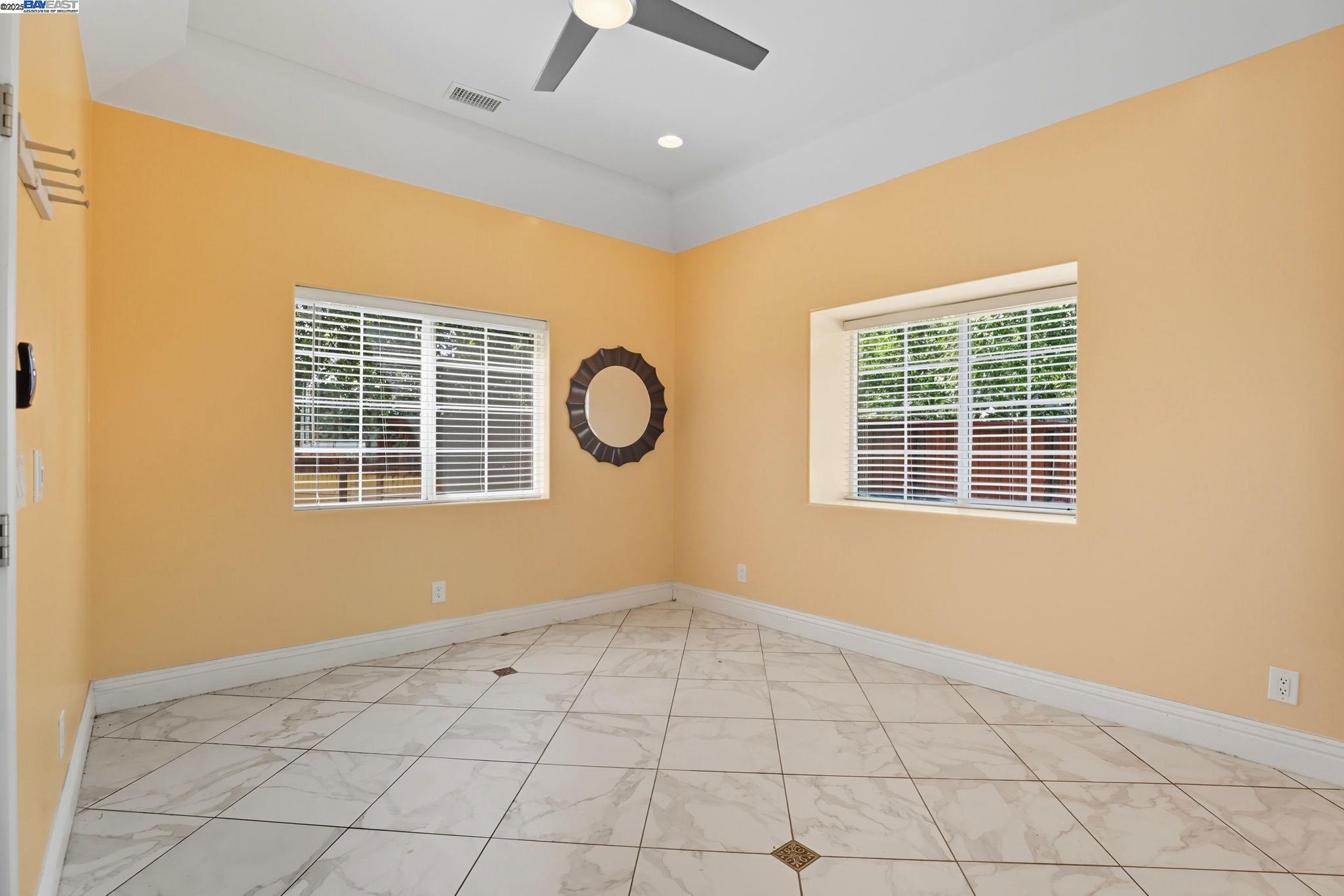 4470 Rolling Oaks Dr