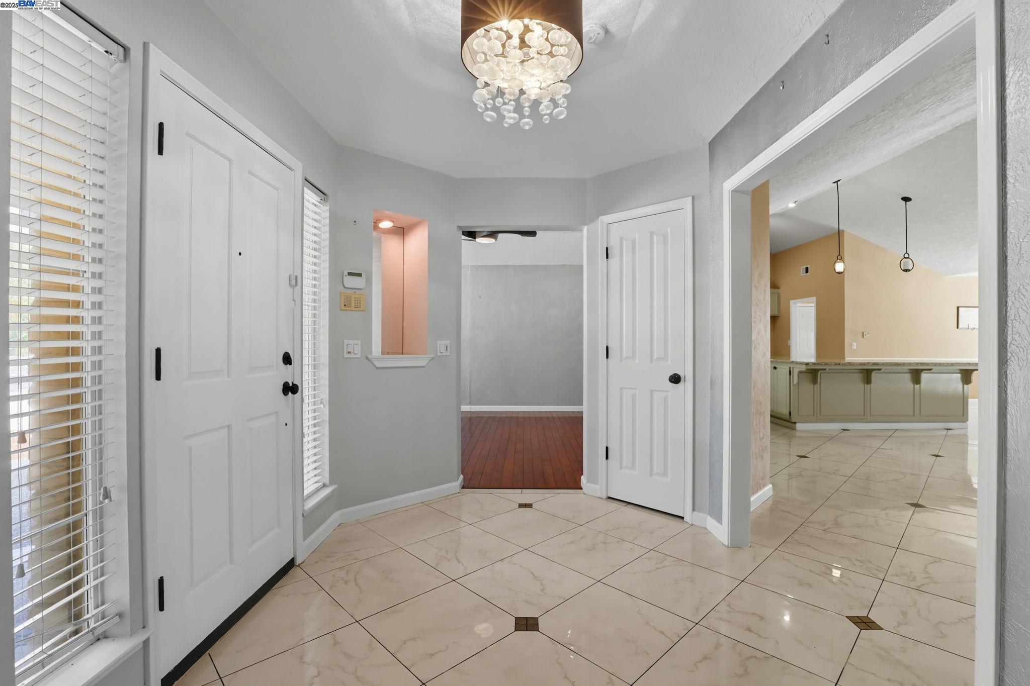 4470 Rolling Oaks Dr