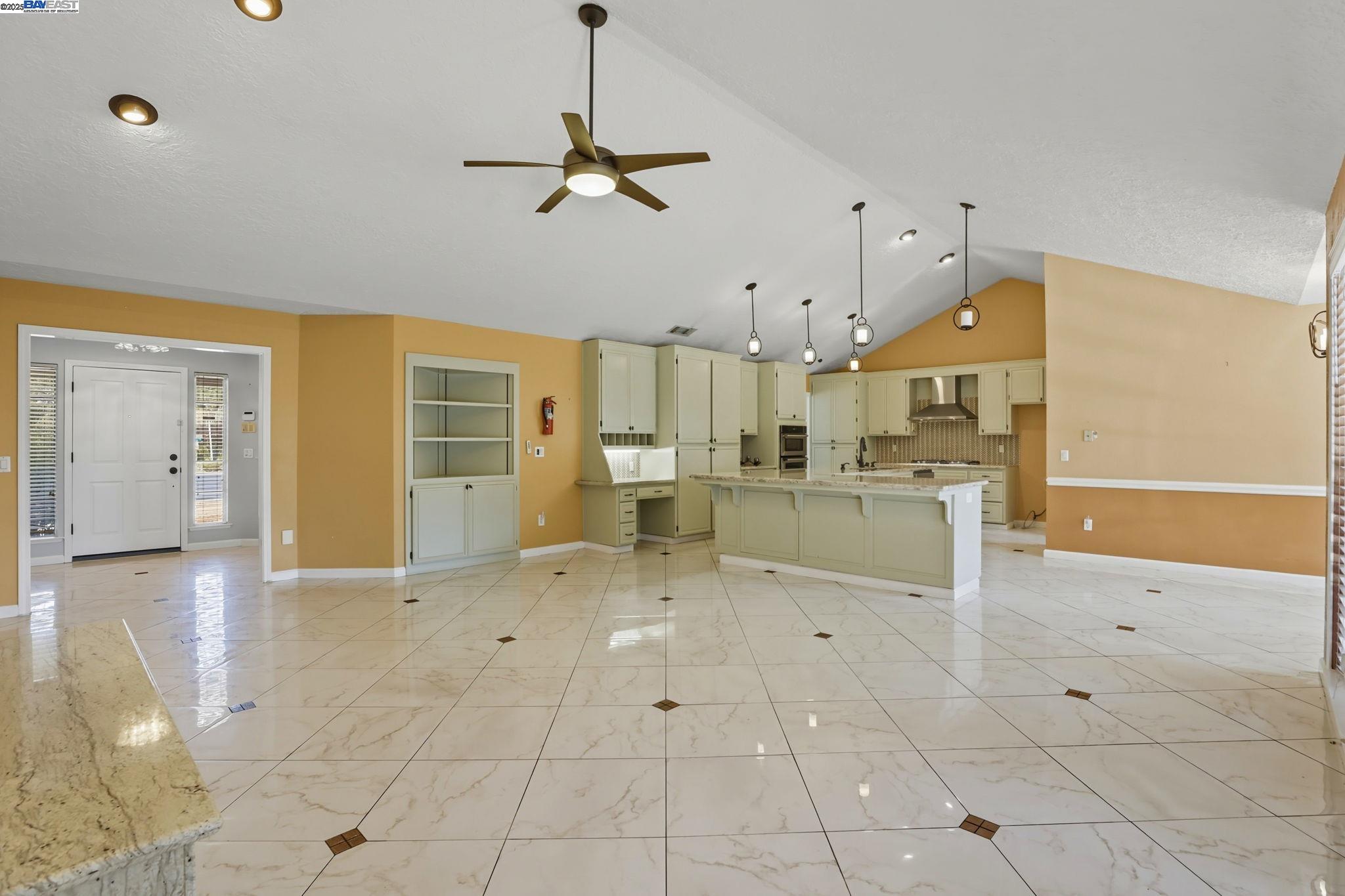 4470 Rolling Oaks Dr