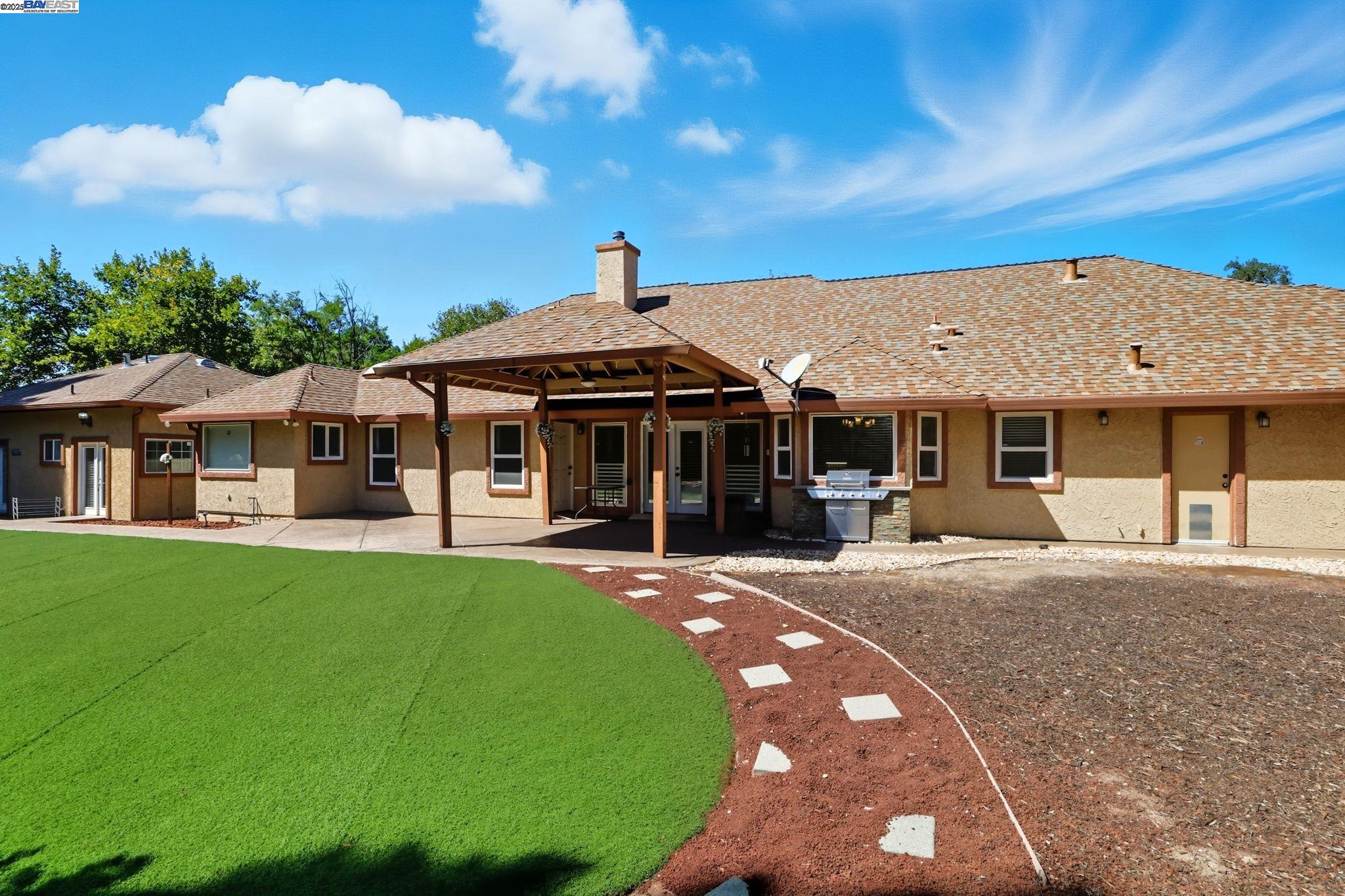 4470 Rolling Oaks Dr