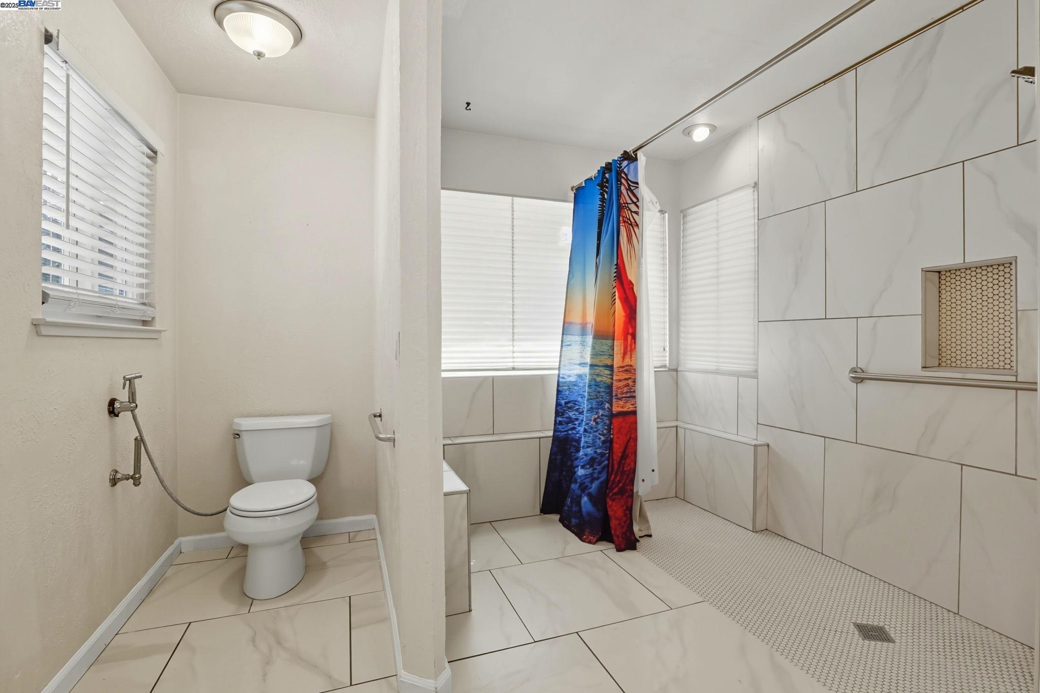 4470 Rolling Oaks Dr