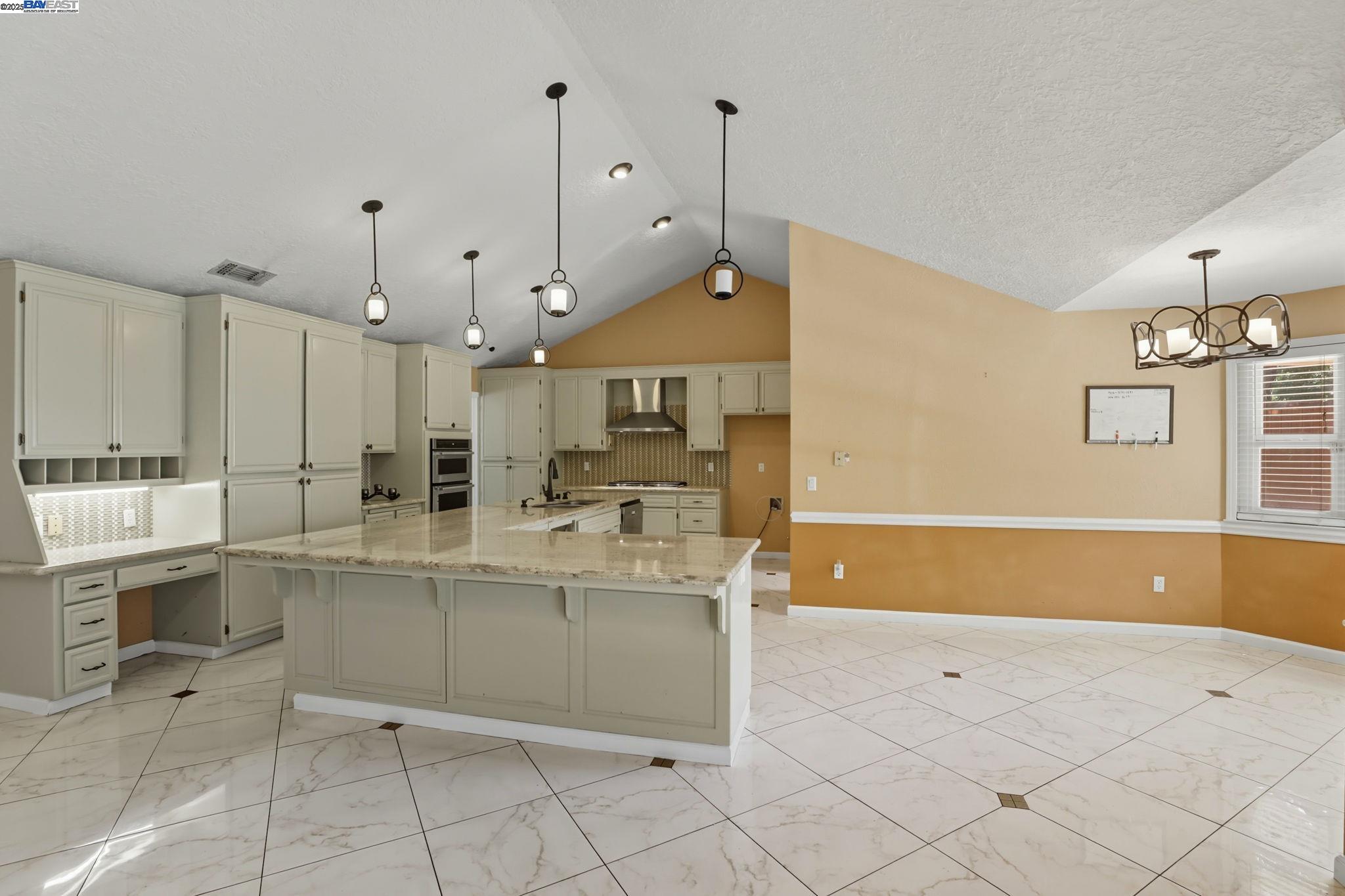 4470 Rolling Oaks Dr