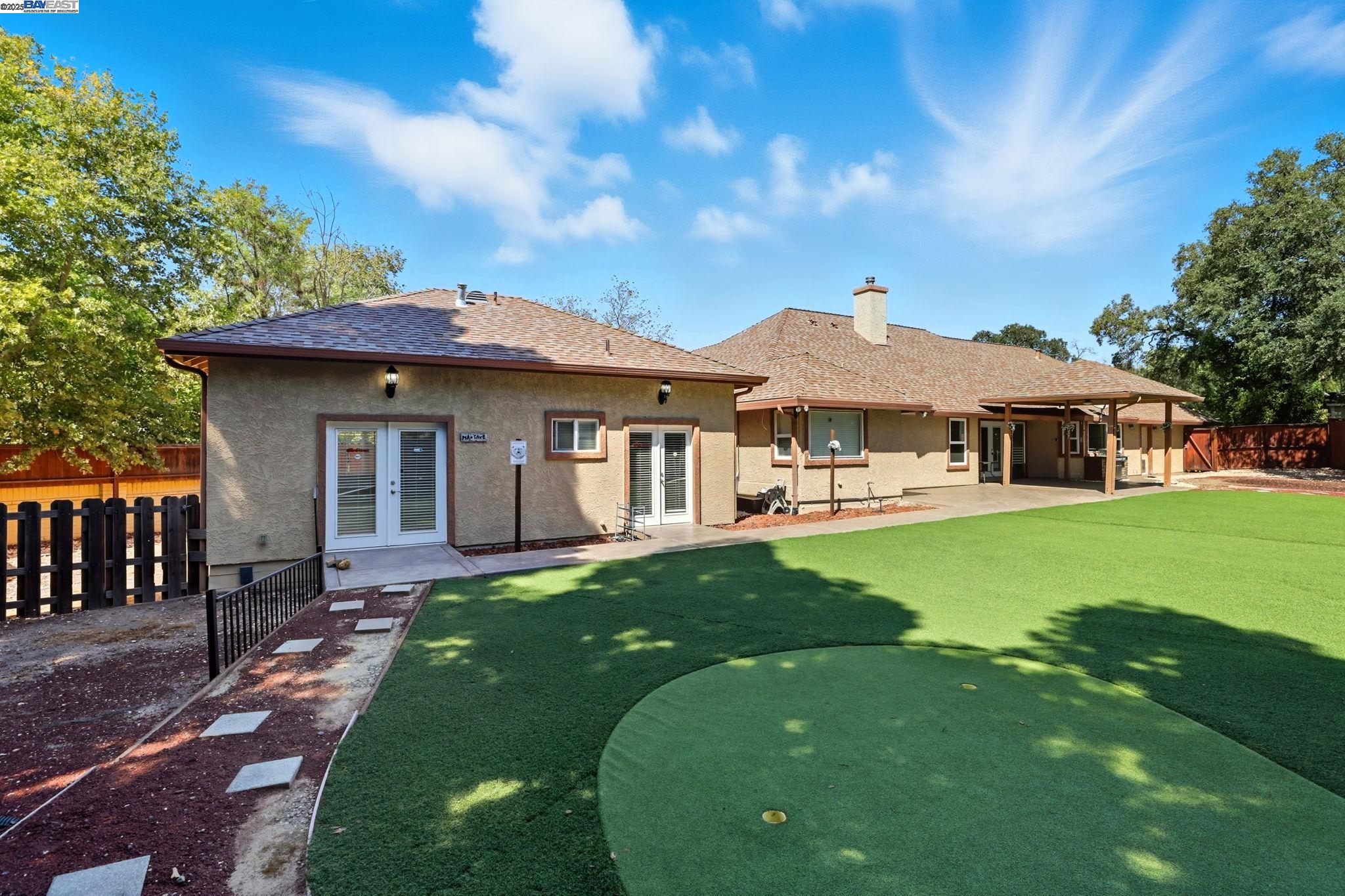 4470 Rolling Oaks Dr