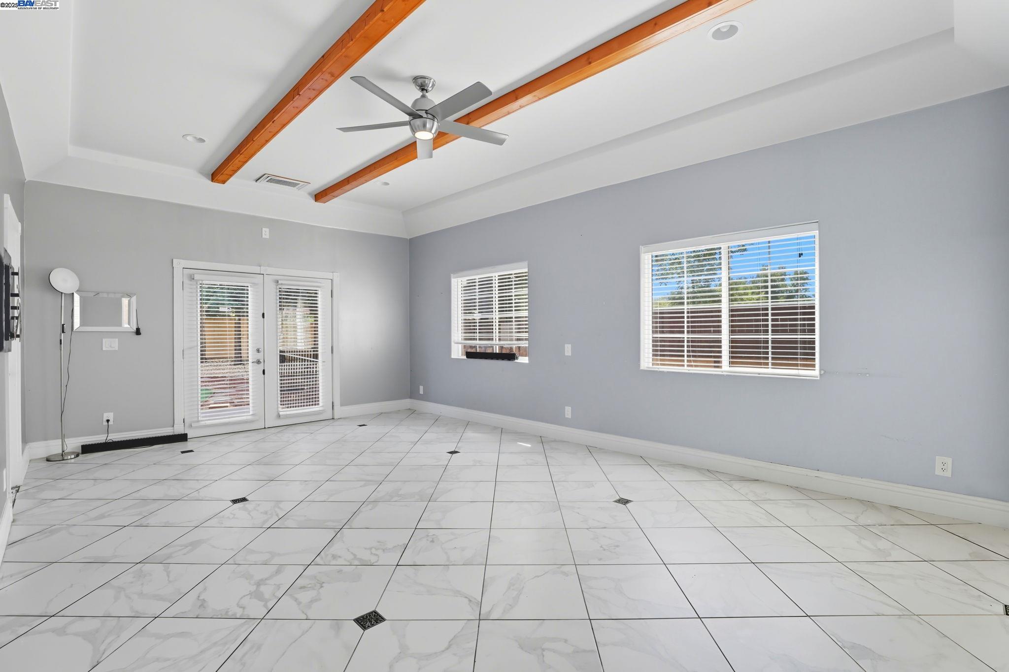 4470 Rolling Oaks Dr
