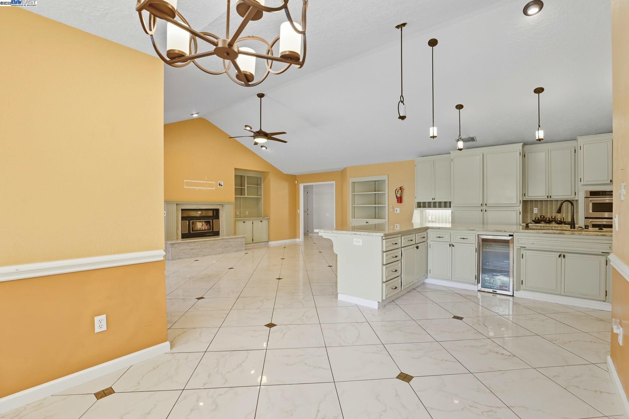4470 Rolling Oaks Dr