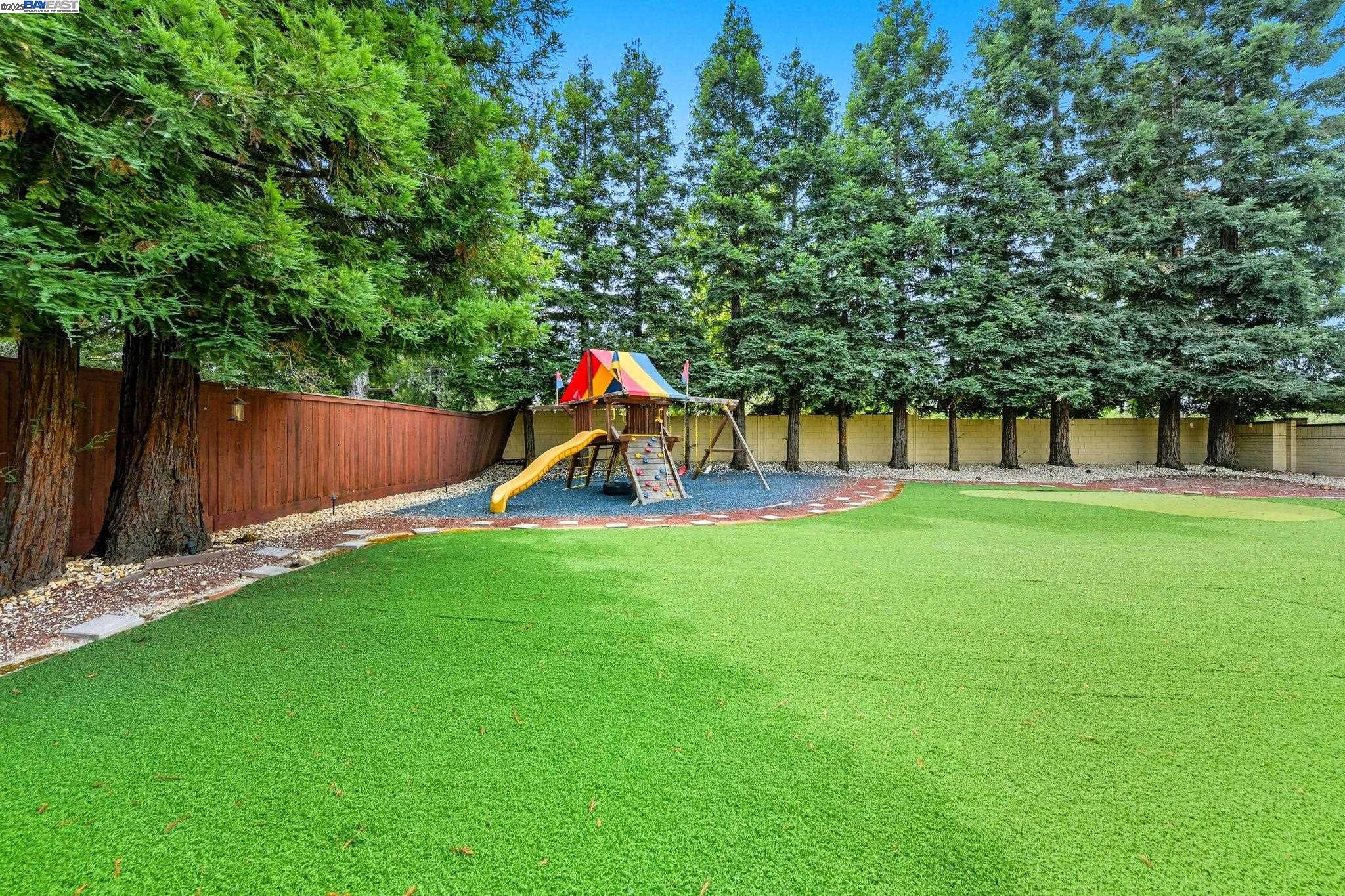 4470 Rolling Oaks Dr