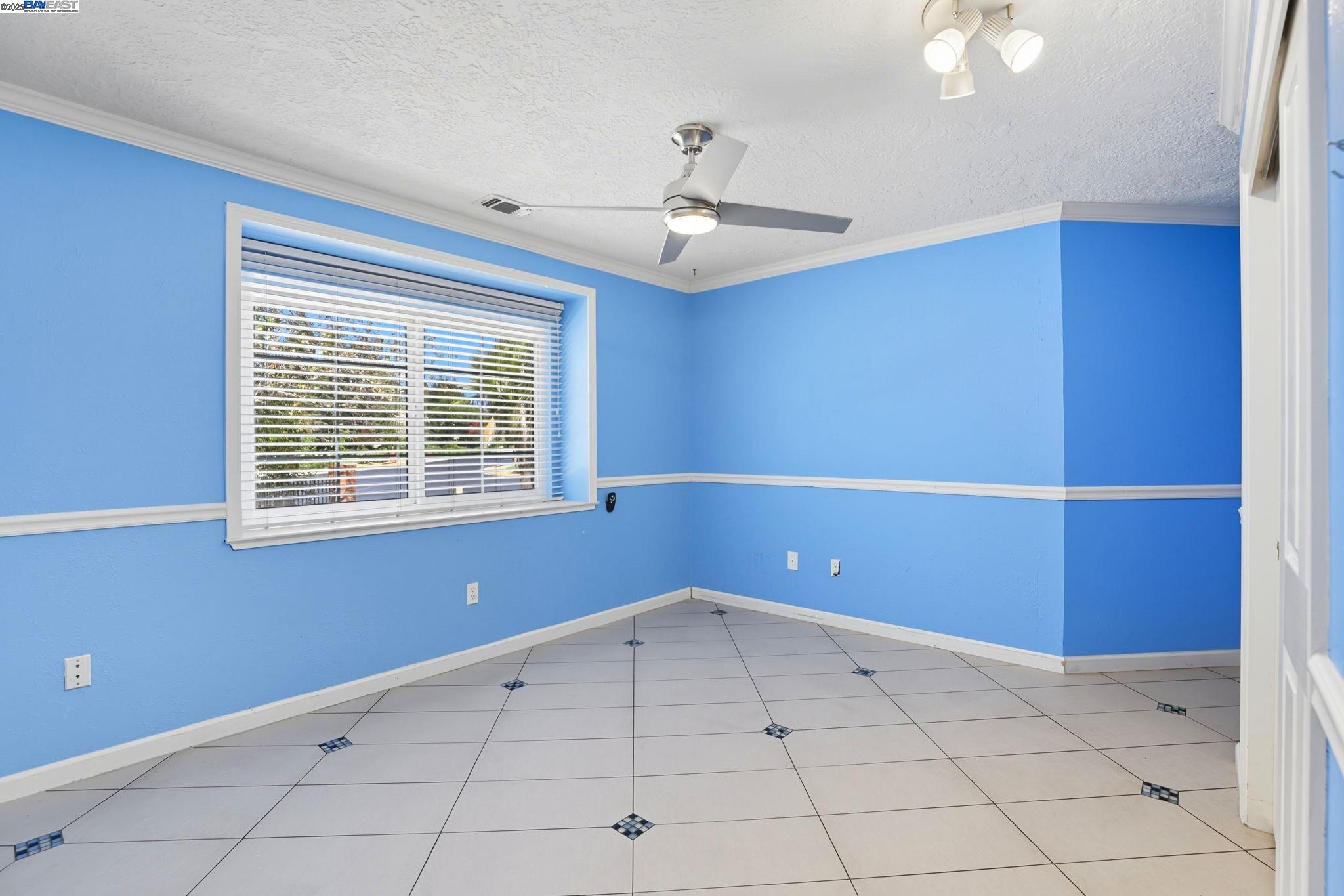 4470 Rolling Oaks Dr