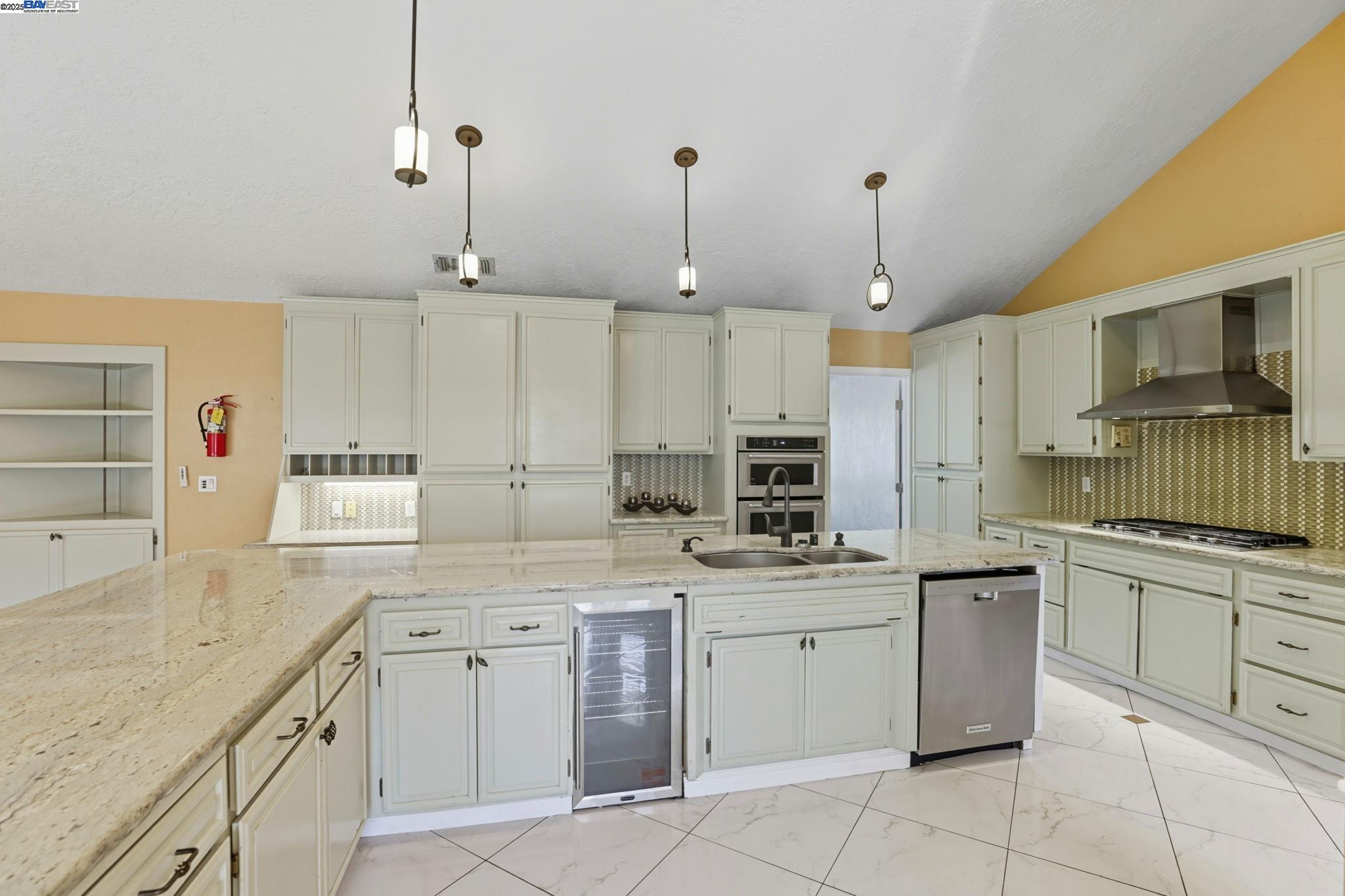 4470 Rolling Oaks Dr