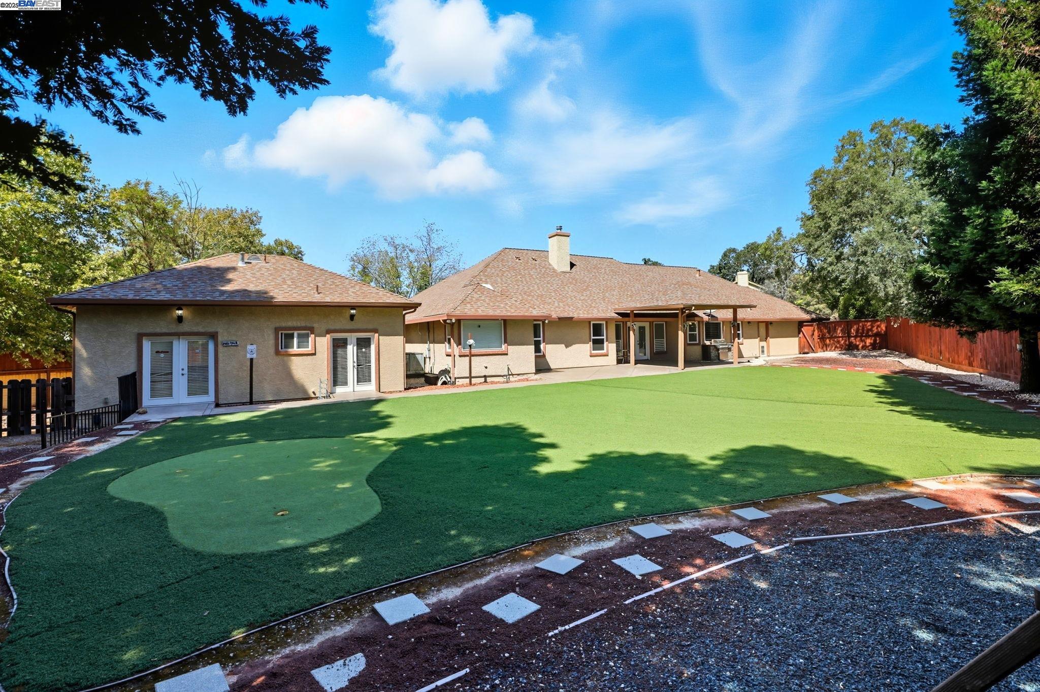 4470 Rolling Oaks Dr