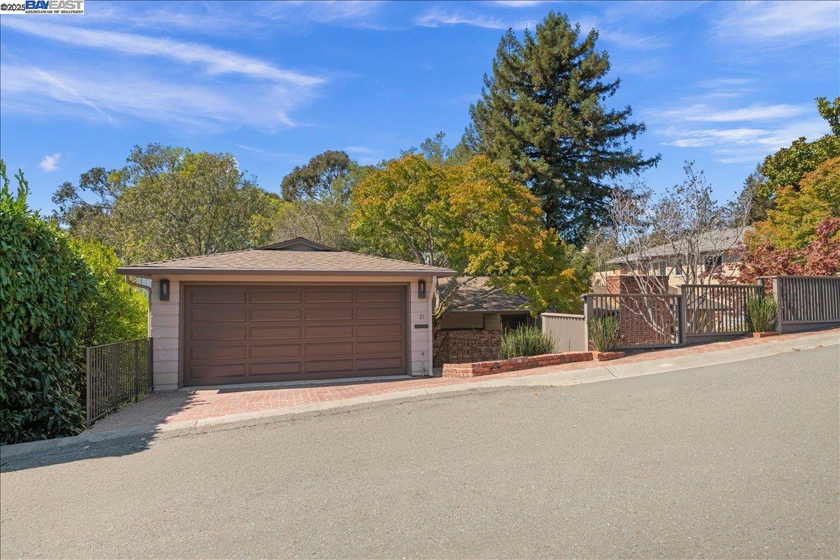 21 Tyson Cir