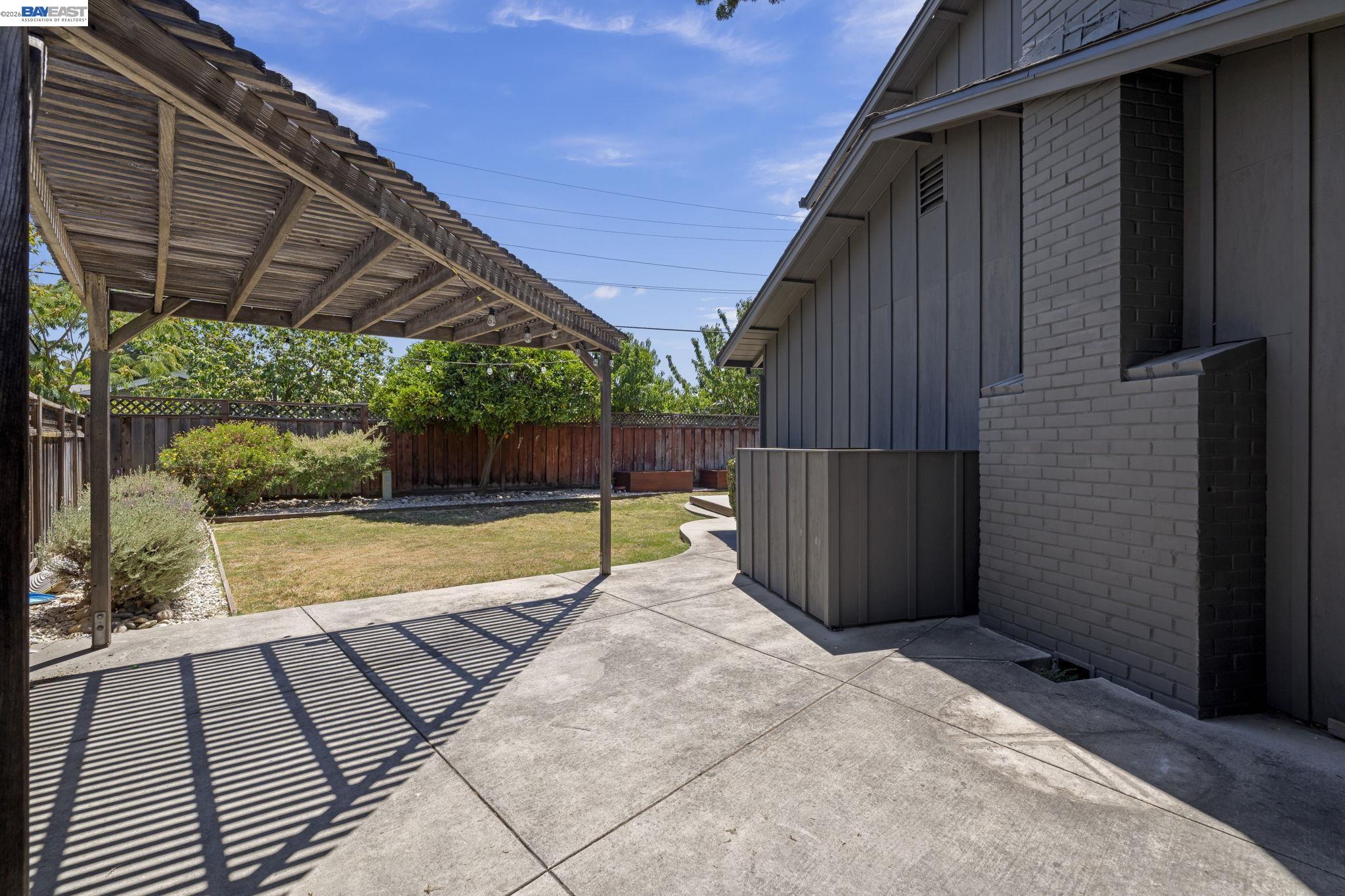 2162 Lakewood Ct