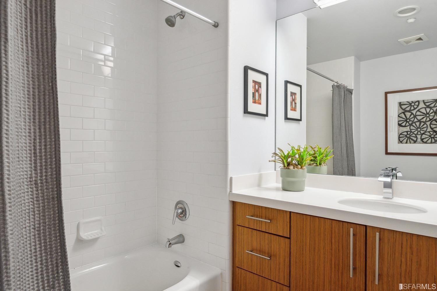 555 Bartlett Street Unit: 404