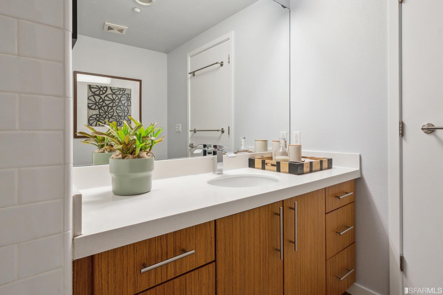 555 Bartlett Street Unit: 404