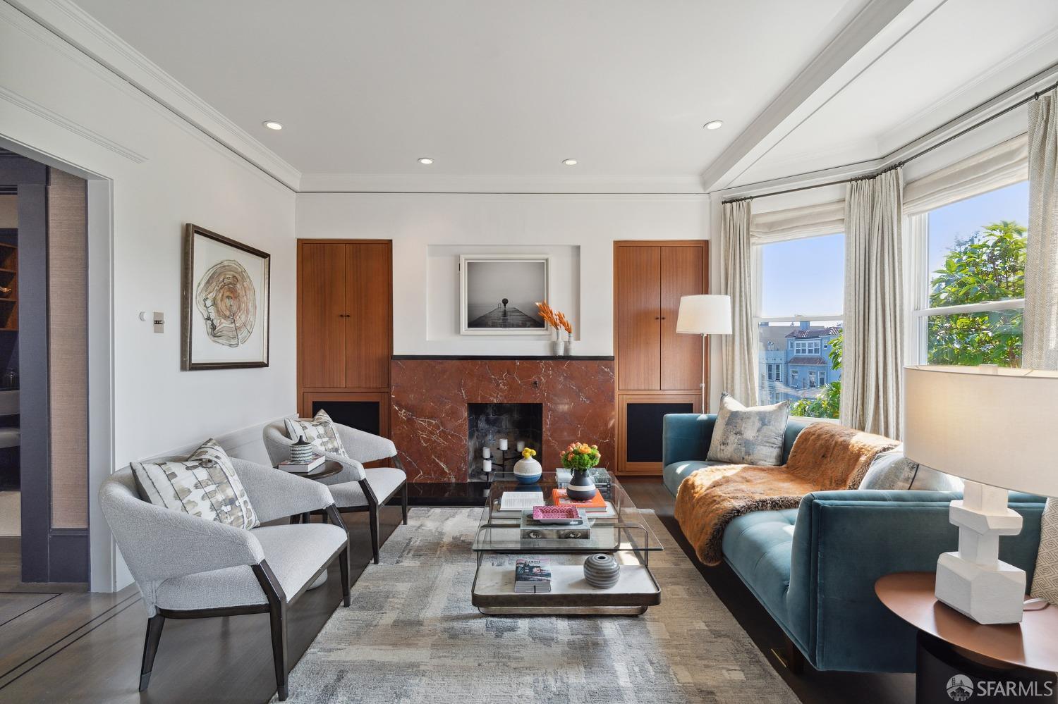 1041 South Van Ness Avenue