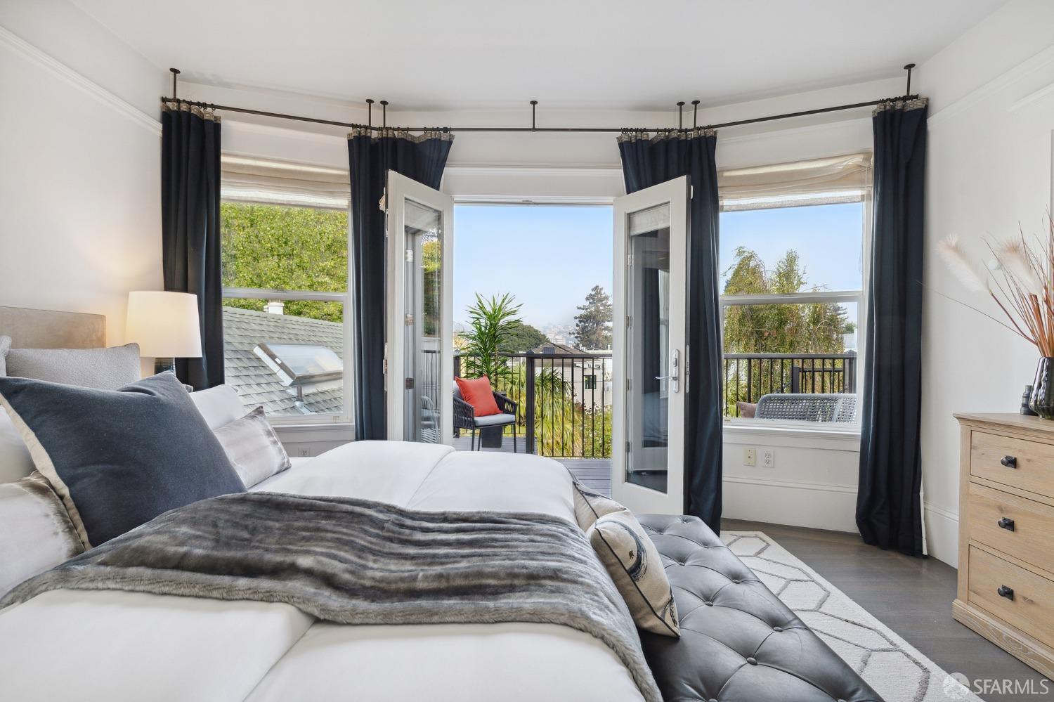 1041 South Van Ness Avenue