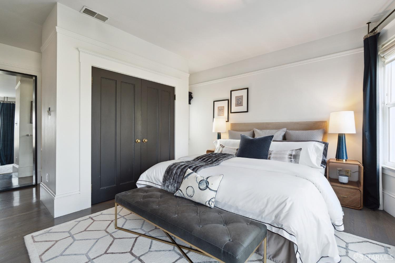 1041 South Van Ness Avenue