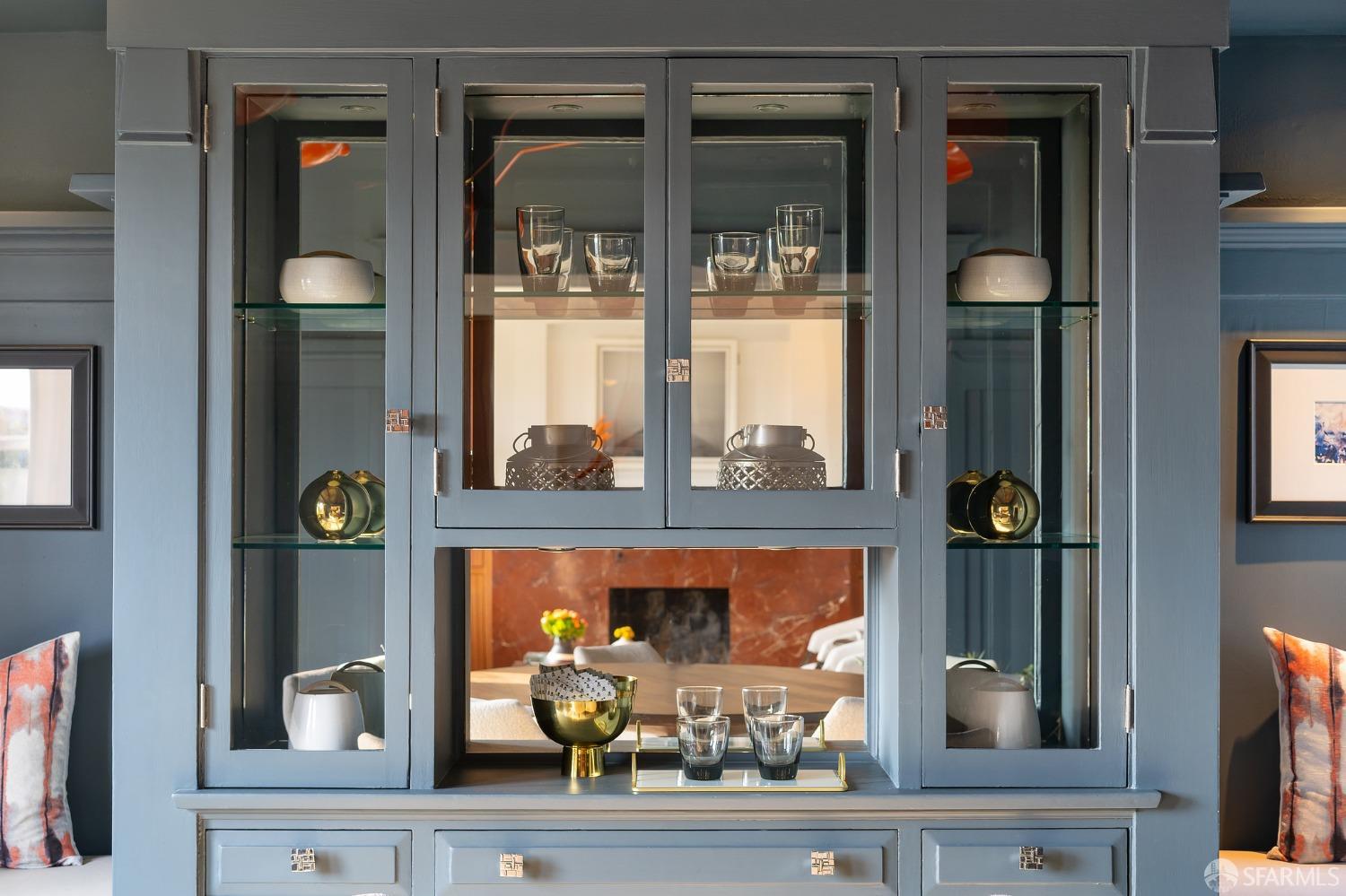 1041 South Van Ness Avenue