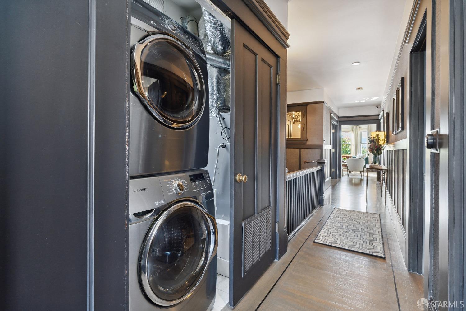 1041 South Van Ness Avenue