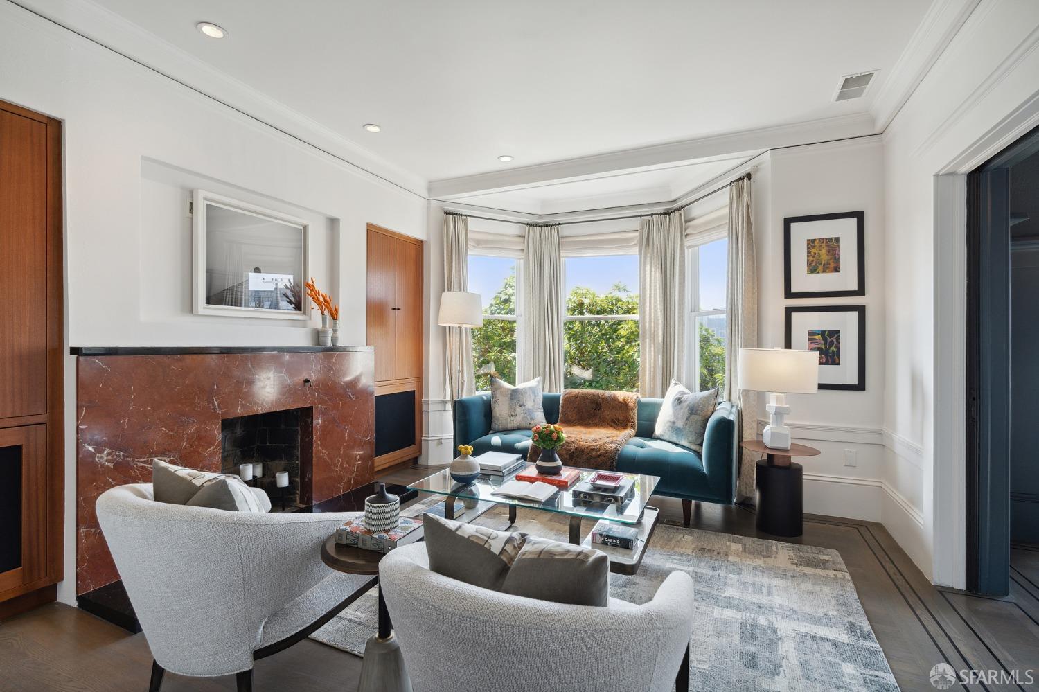 1041 South Van Ness Avenue