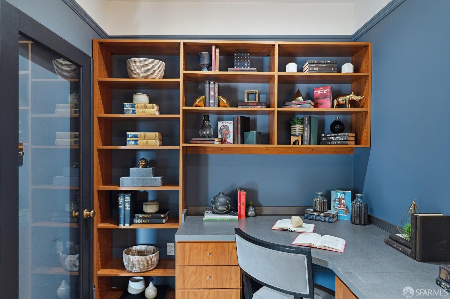 1041 South Van Ness Avenue