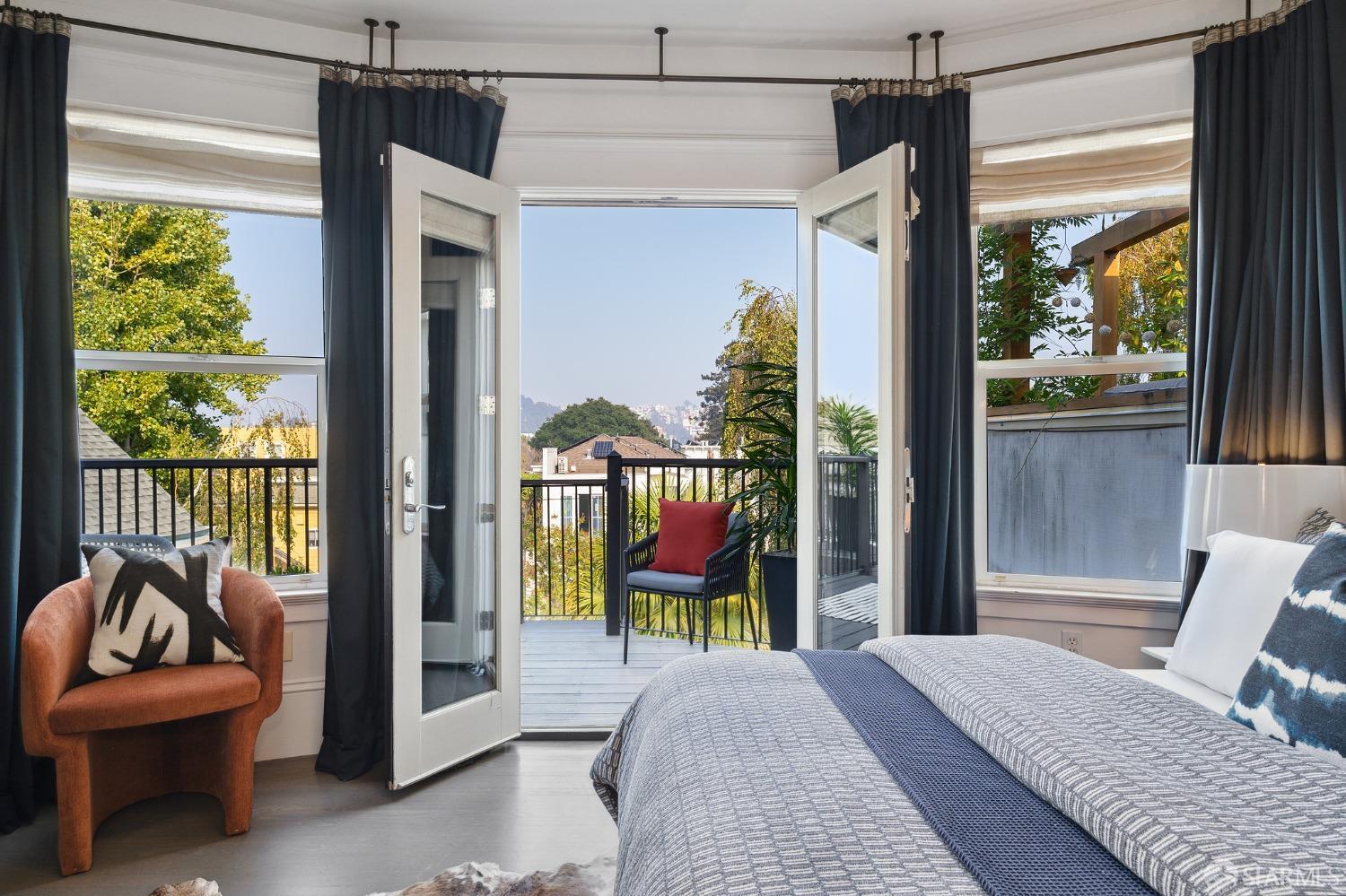 1041 South Van Ness Avenue