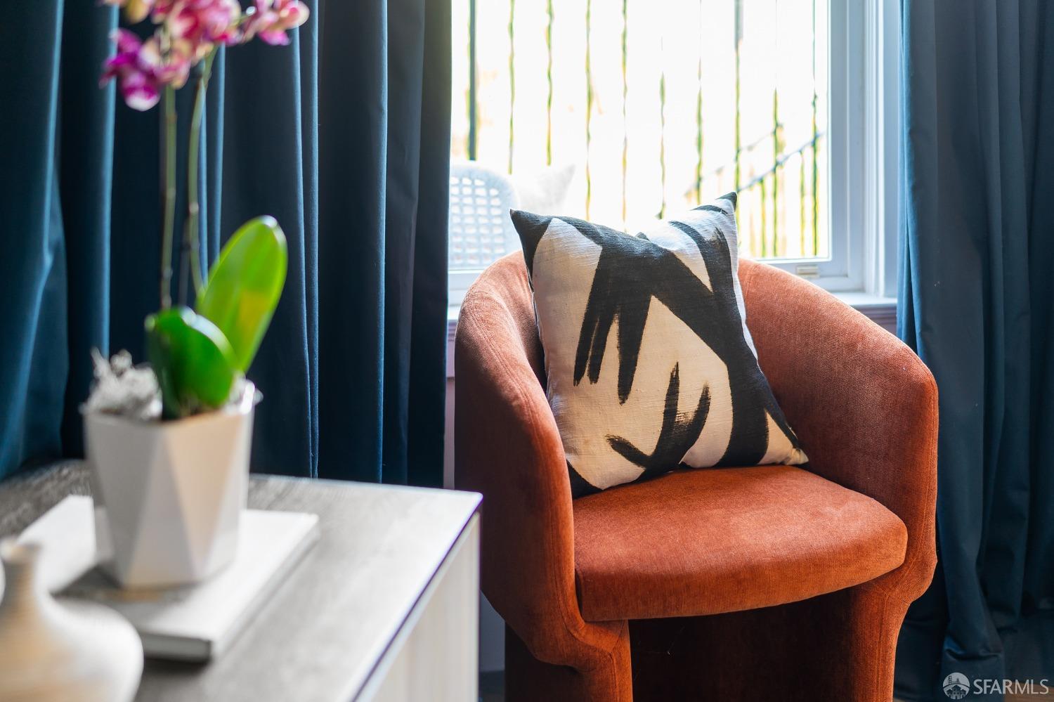 1041 South Van Ness Avenue