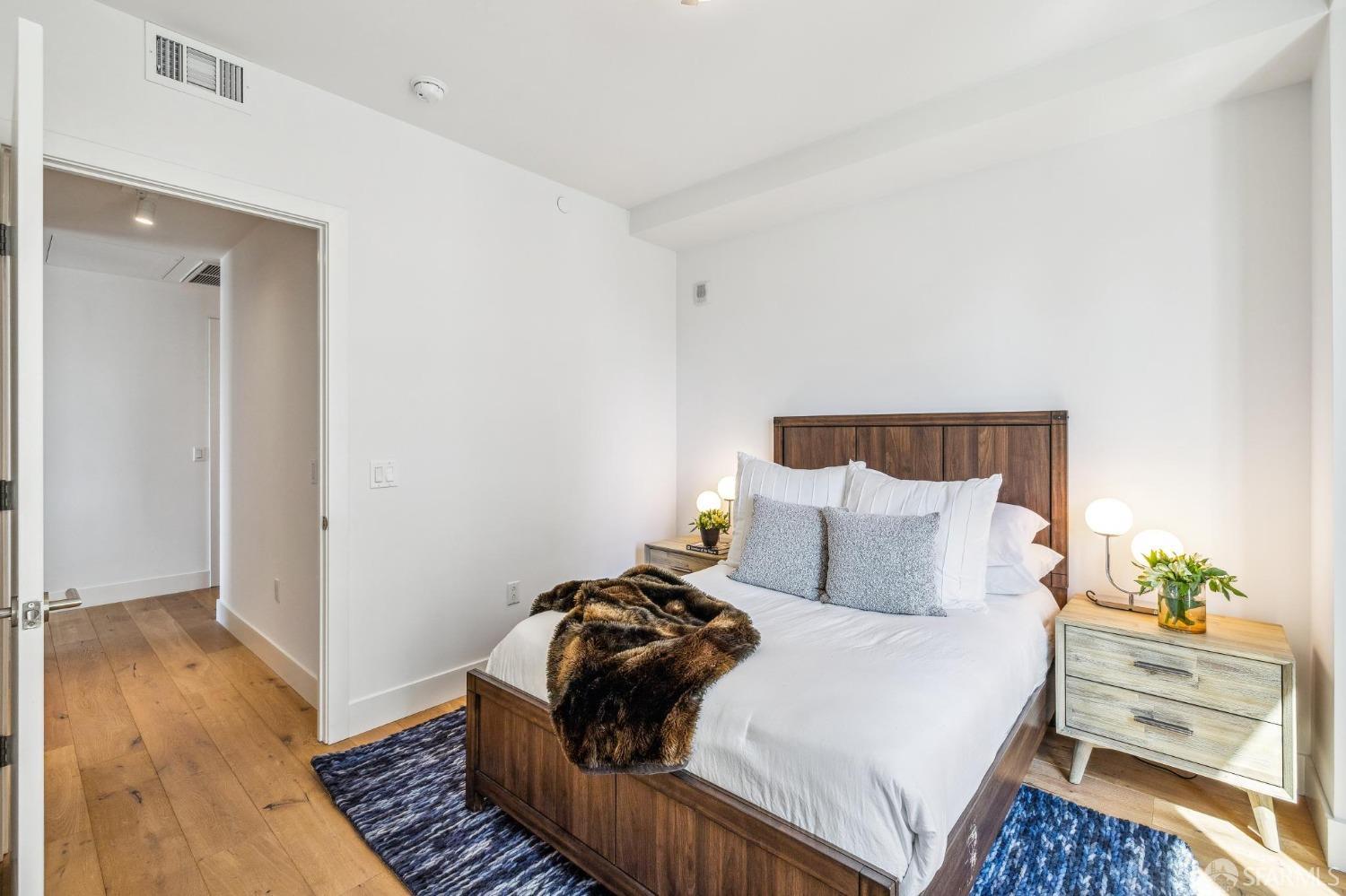 1450 Franklin Street # 905