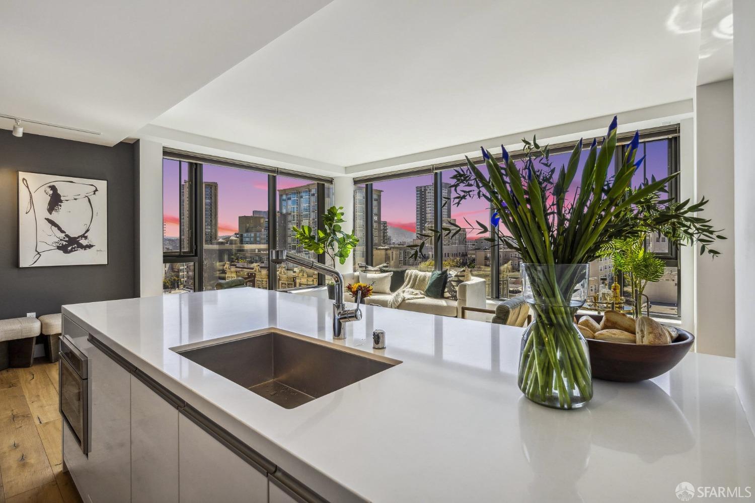 1450 Franklin Street # 905