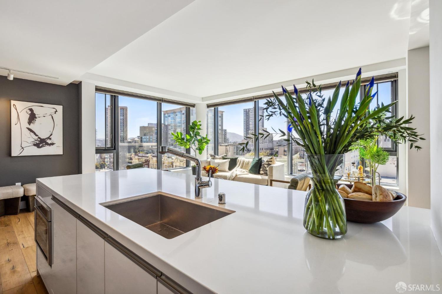 1450 Franklin Street # 905