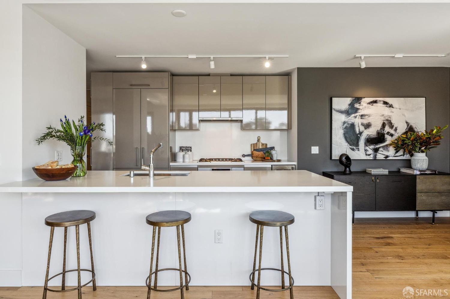 1450 Franklin Street # 905