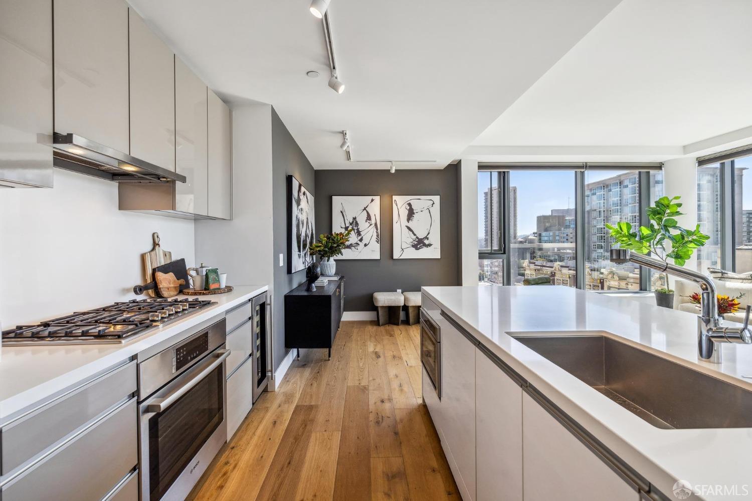 1450 Franklin Street # 905