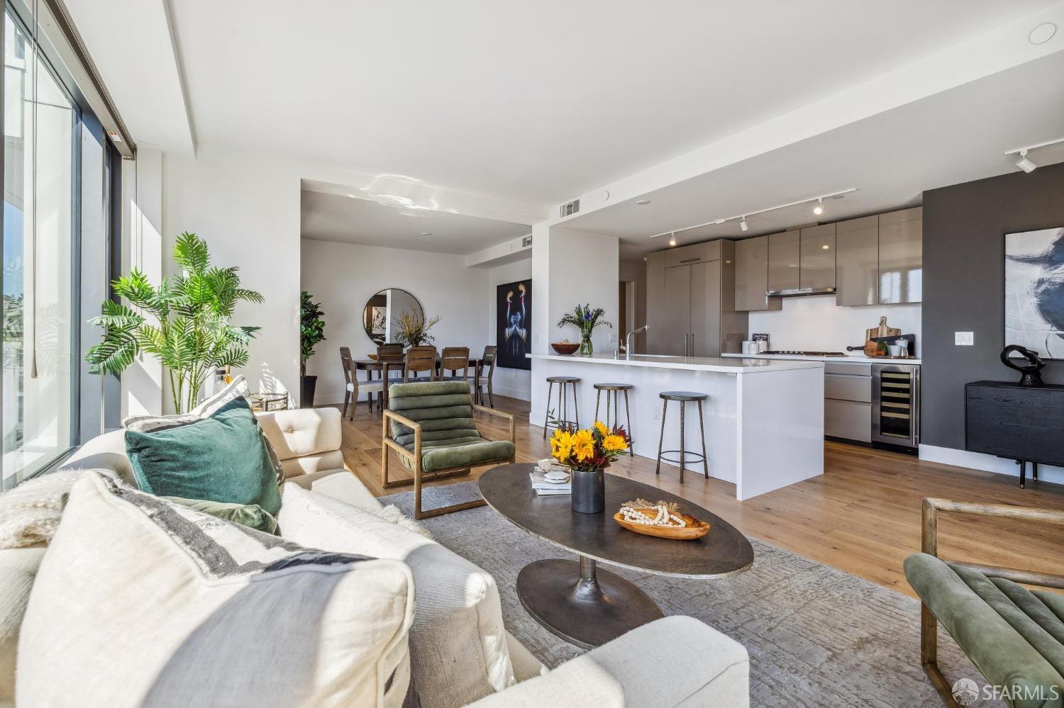 1450 Franklin Street # 905