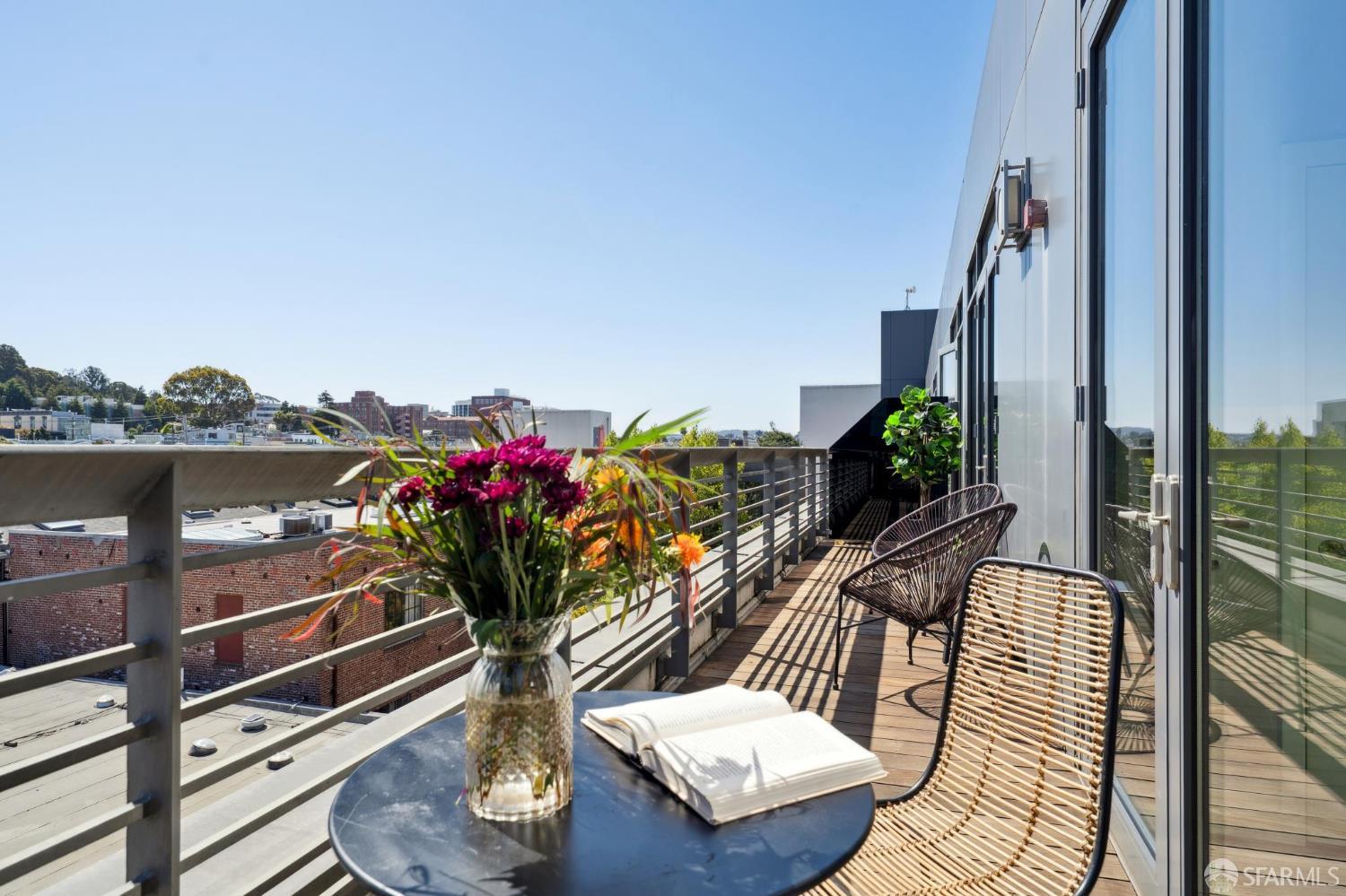 2101 Bryant Street # 306